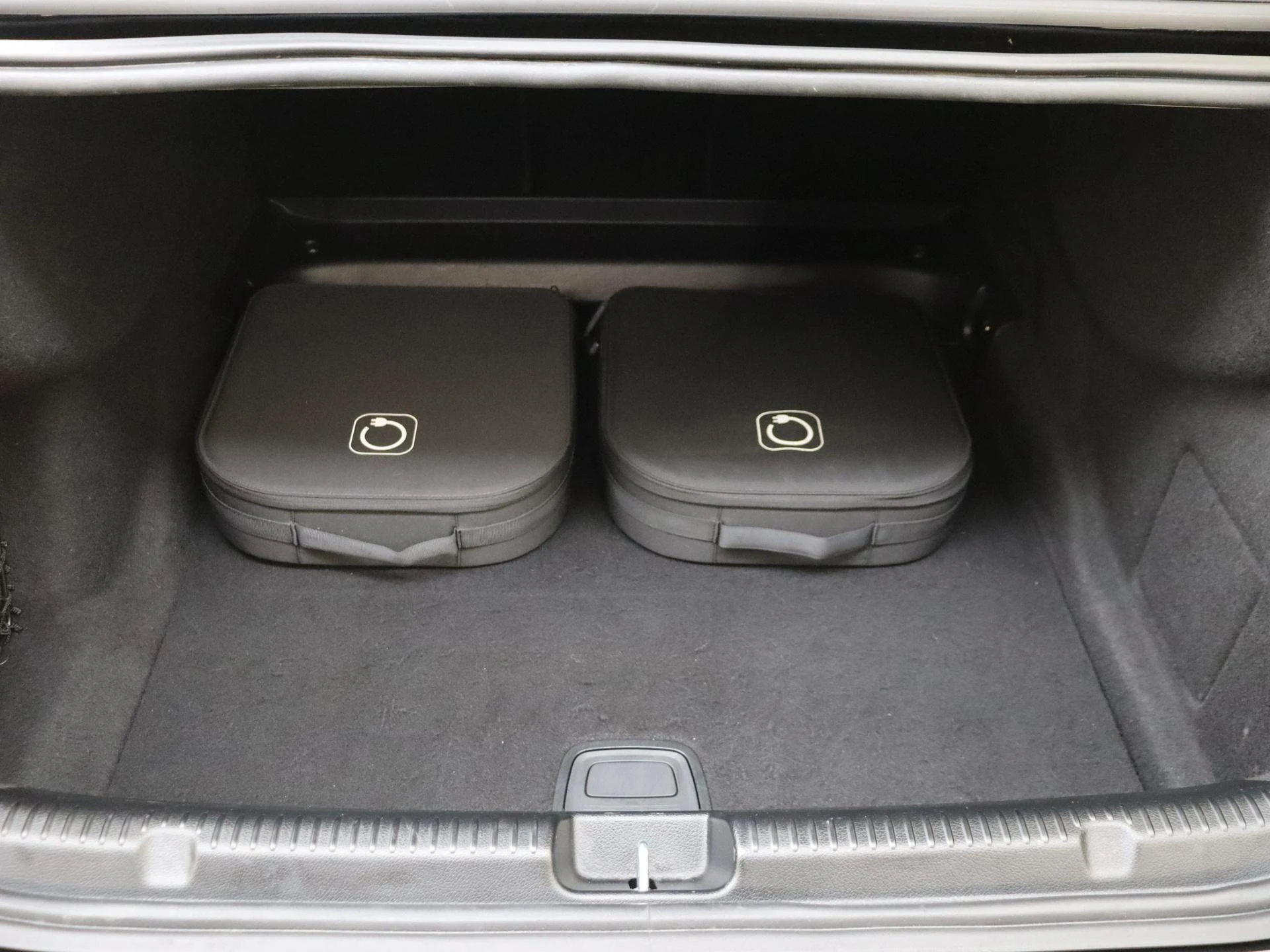 Mercedes-Benz-EQE-image-30