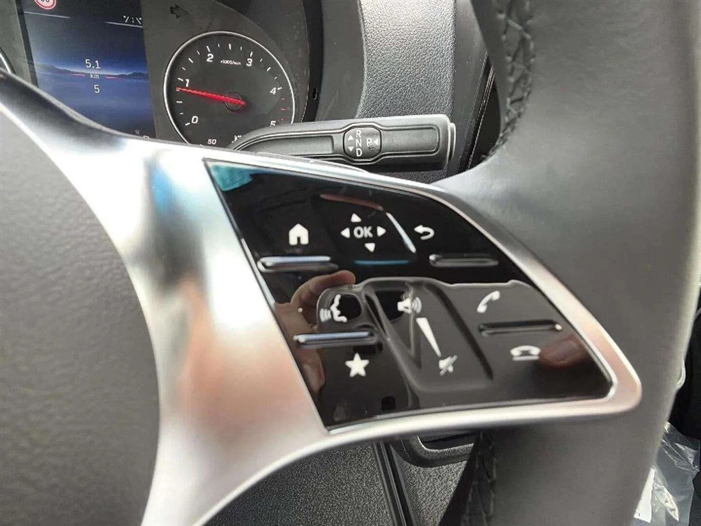 Mercedes-Benz-Sprinter-image-25