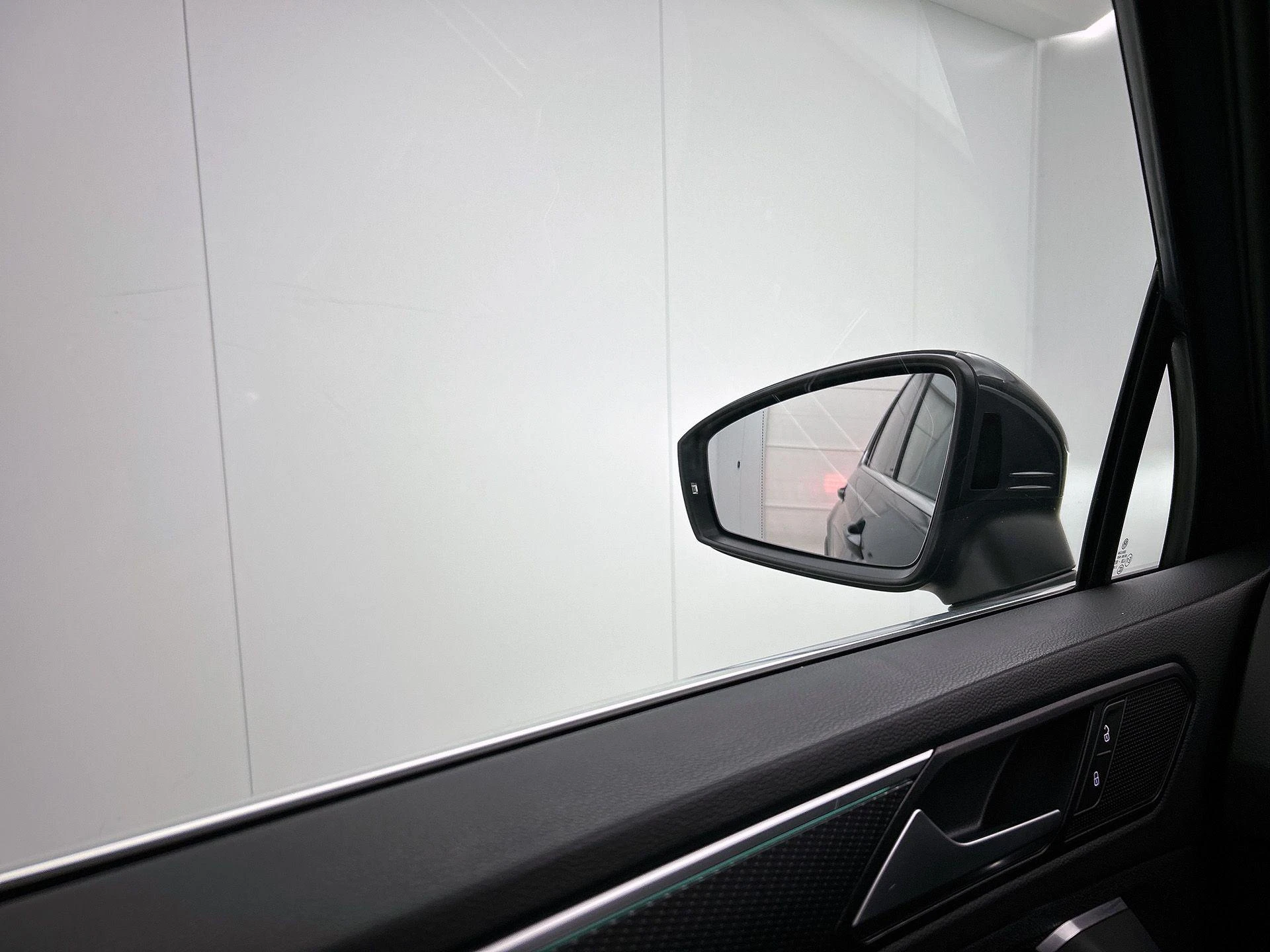 Volkswagen Tiguan 1.5 TSI R-Line Business+ | 150 PK |