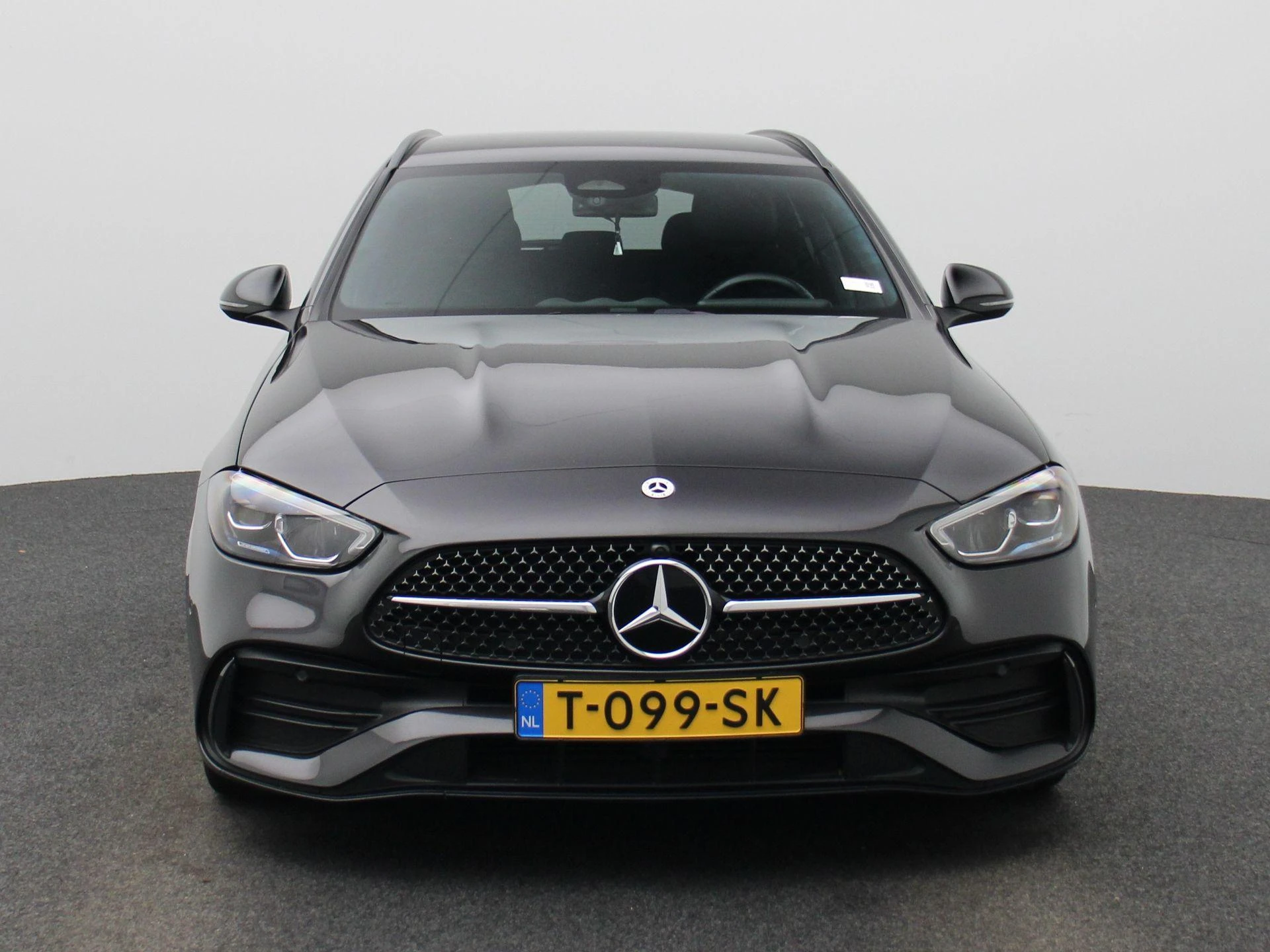 Mercedes-Benz-C-Klasse-image-2