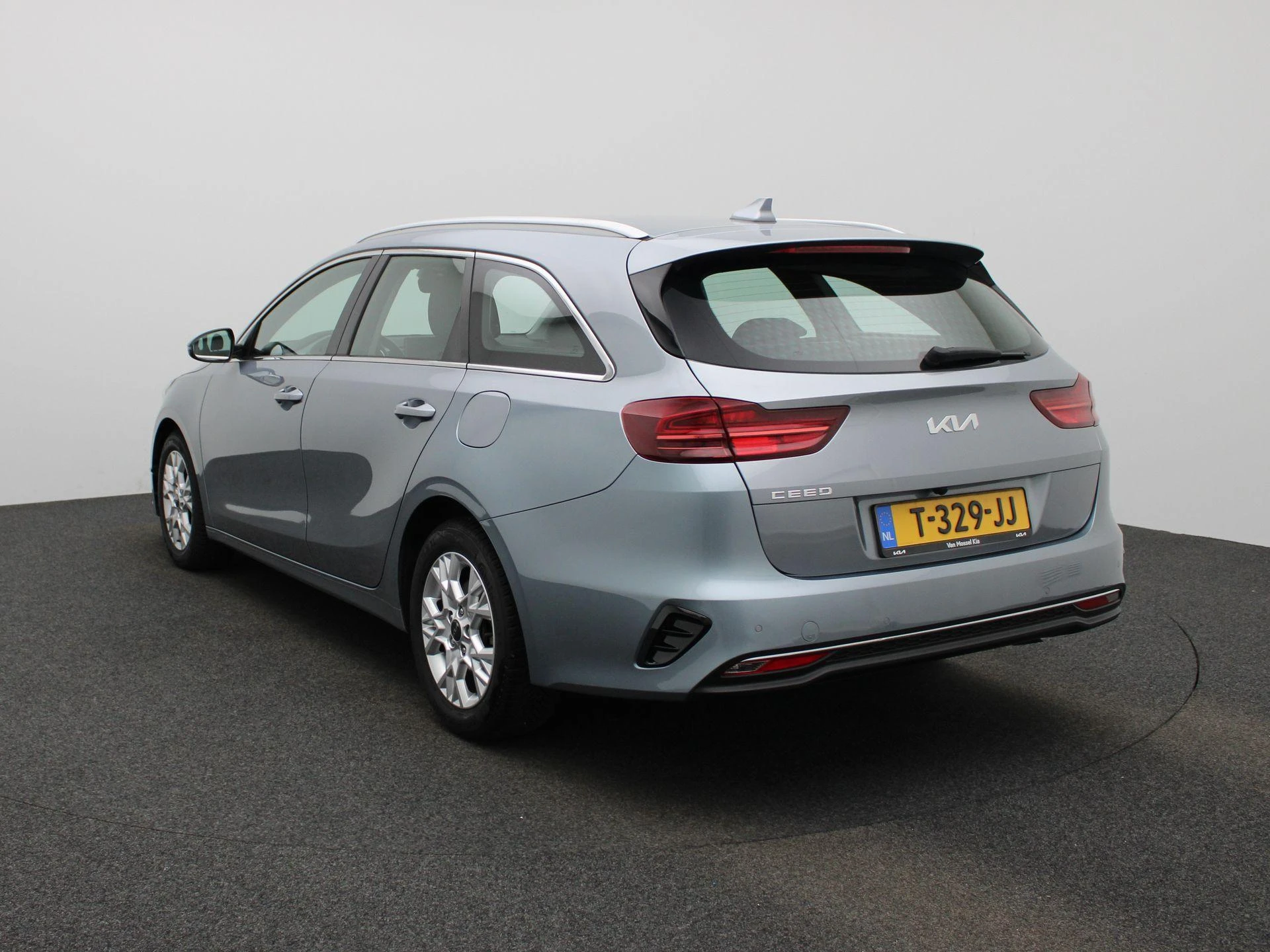 Kia-Ceed Sportswagon-image-2