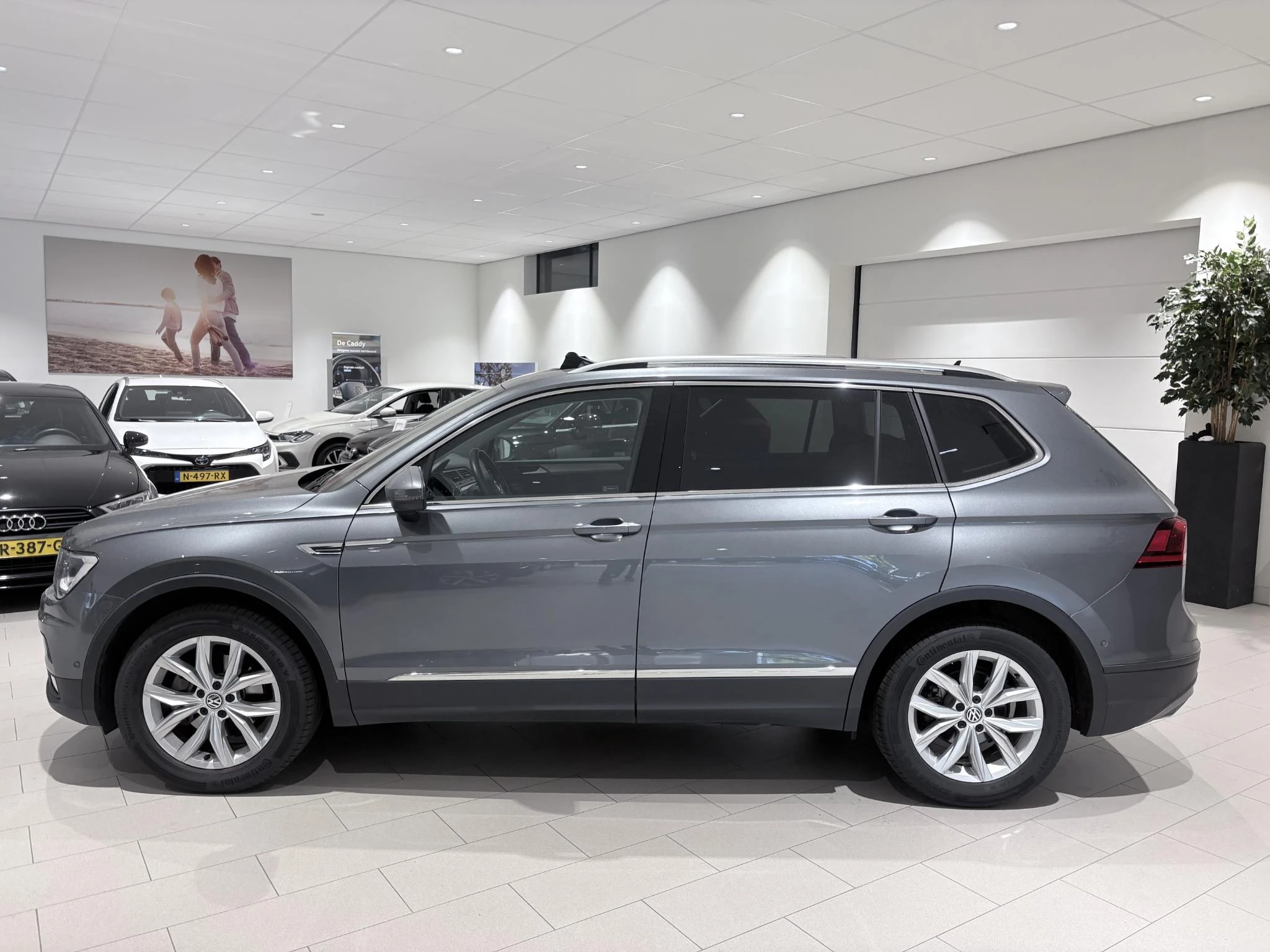 Volkswagen-Tiguan Allspace-image-1