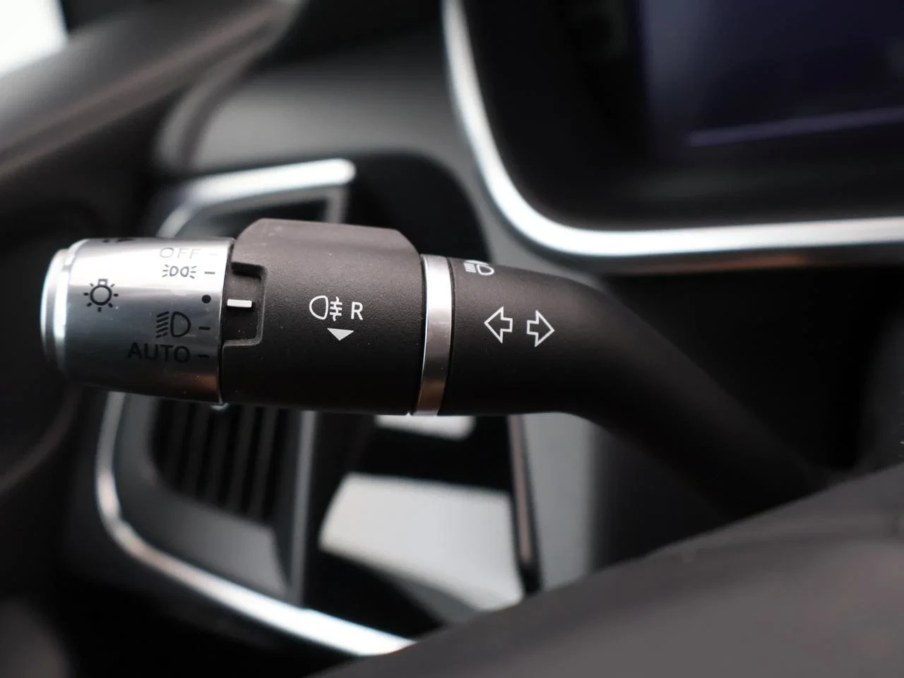 Jaguar-I-PACE-image-10