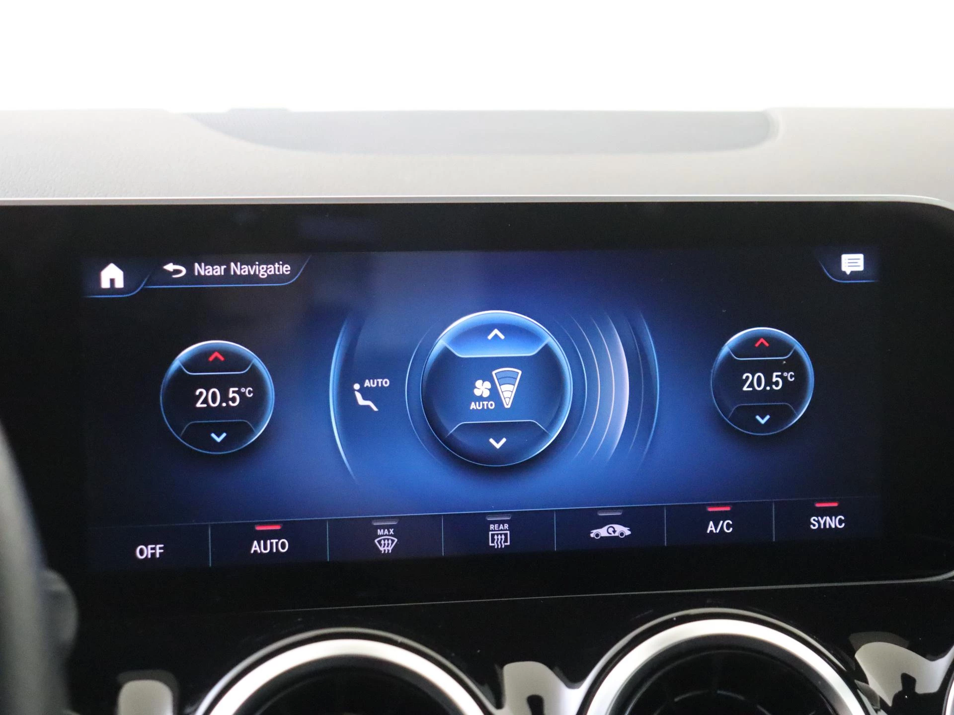 Mercedes-Benz-B-Klasse-image-17