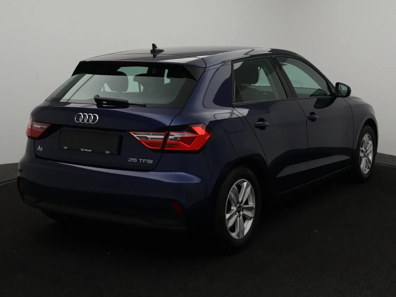 Audi-A1 Sportback-image-2