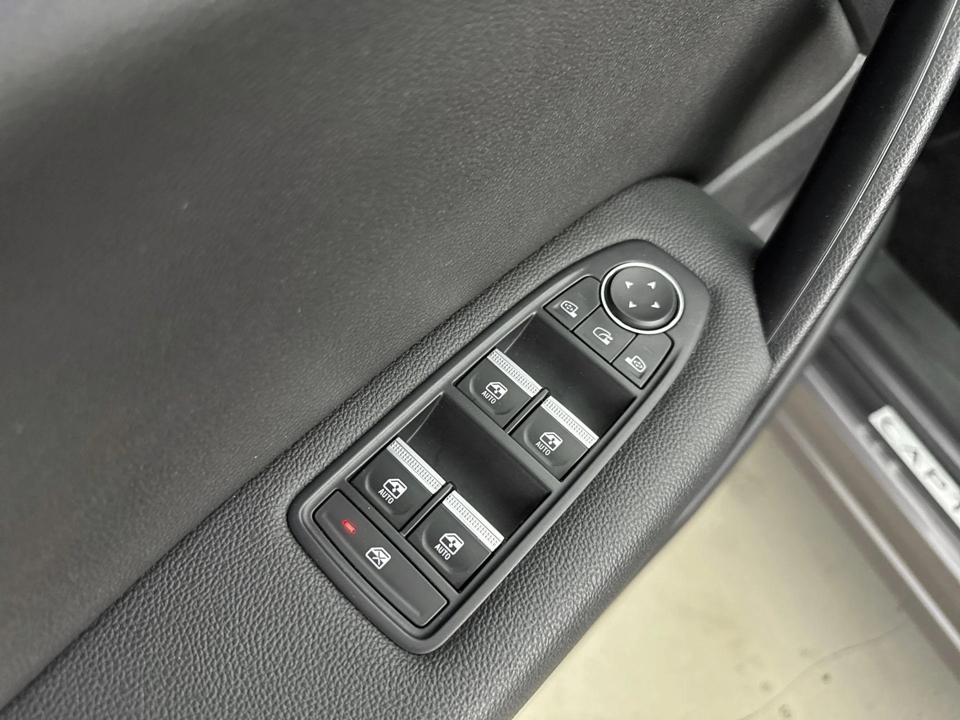 Renault-Captur-image-12