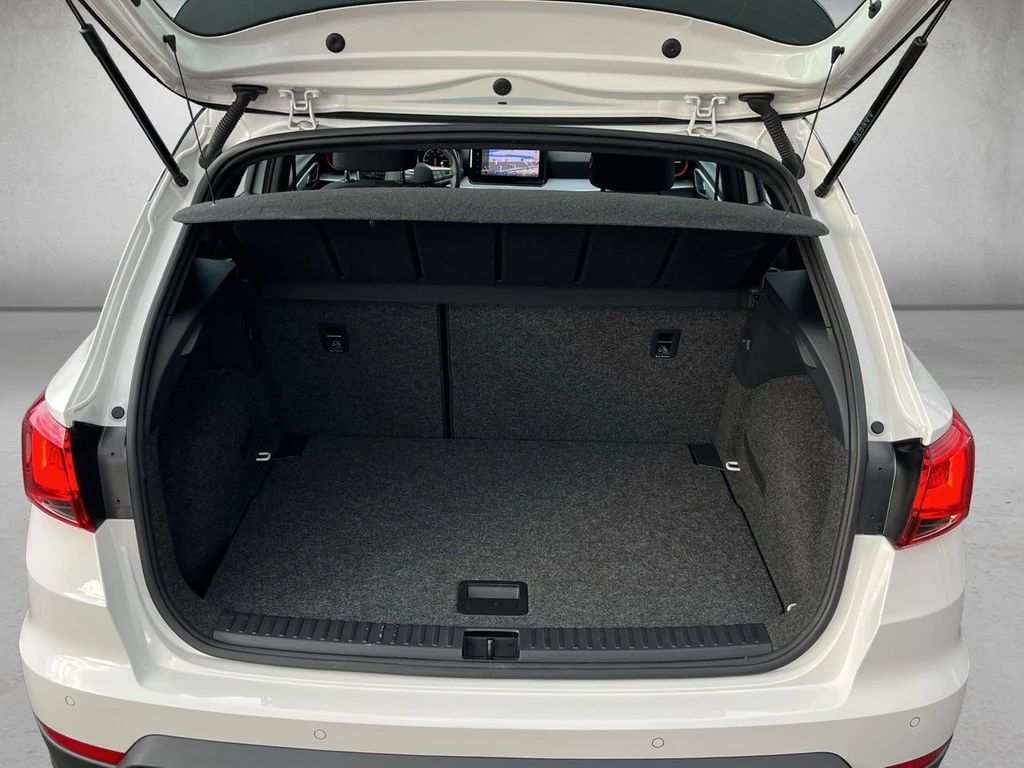 SEAT-Arona-image-4