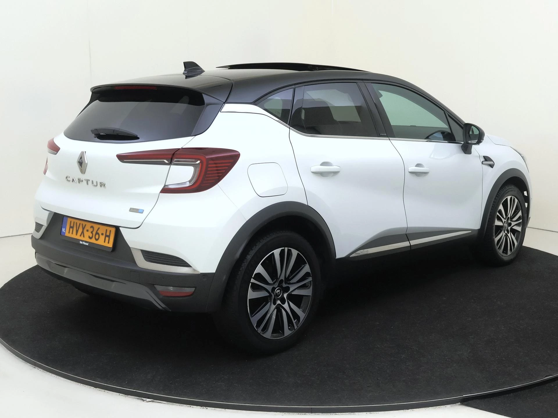 Renault Captur 1.6 E-Tech Plug-in Hybrid 160 Initiale Paris