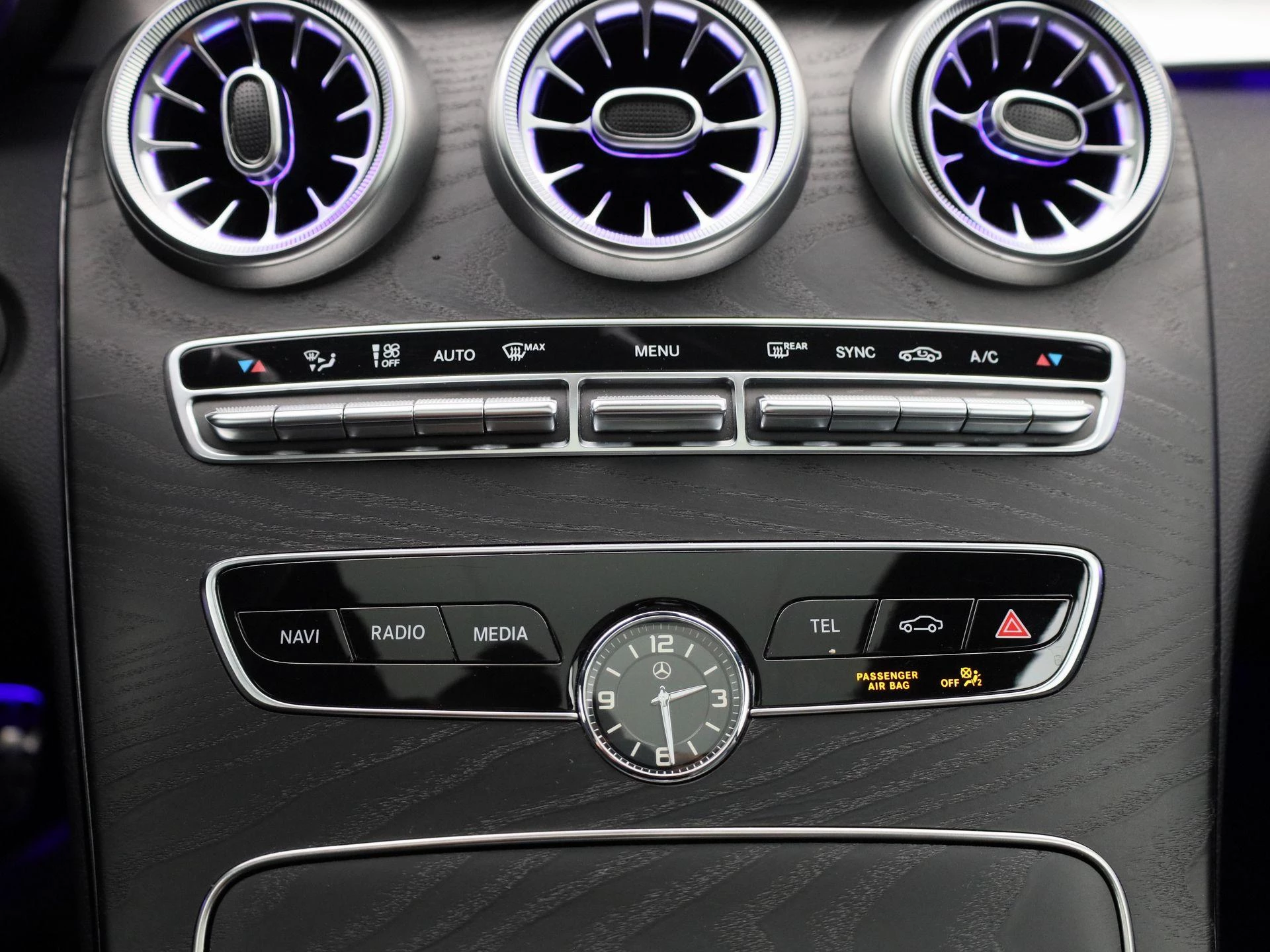 Mercedes-Benz-C-Klasse-image-17