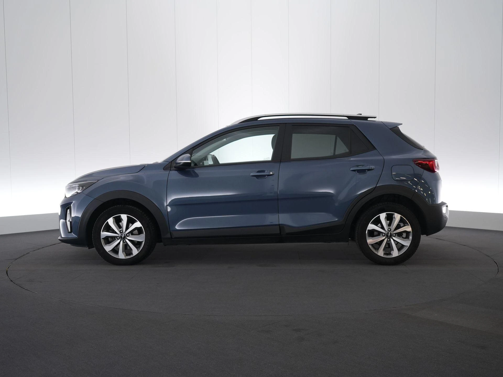 Kia-Stonic-image-1