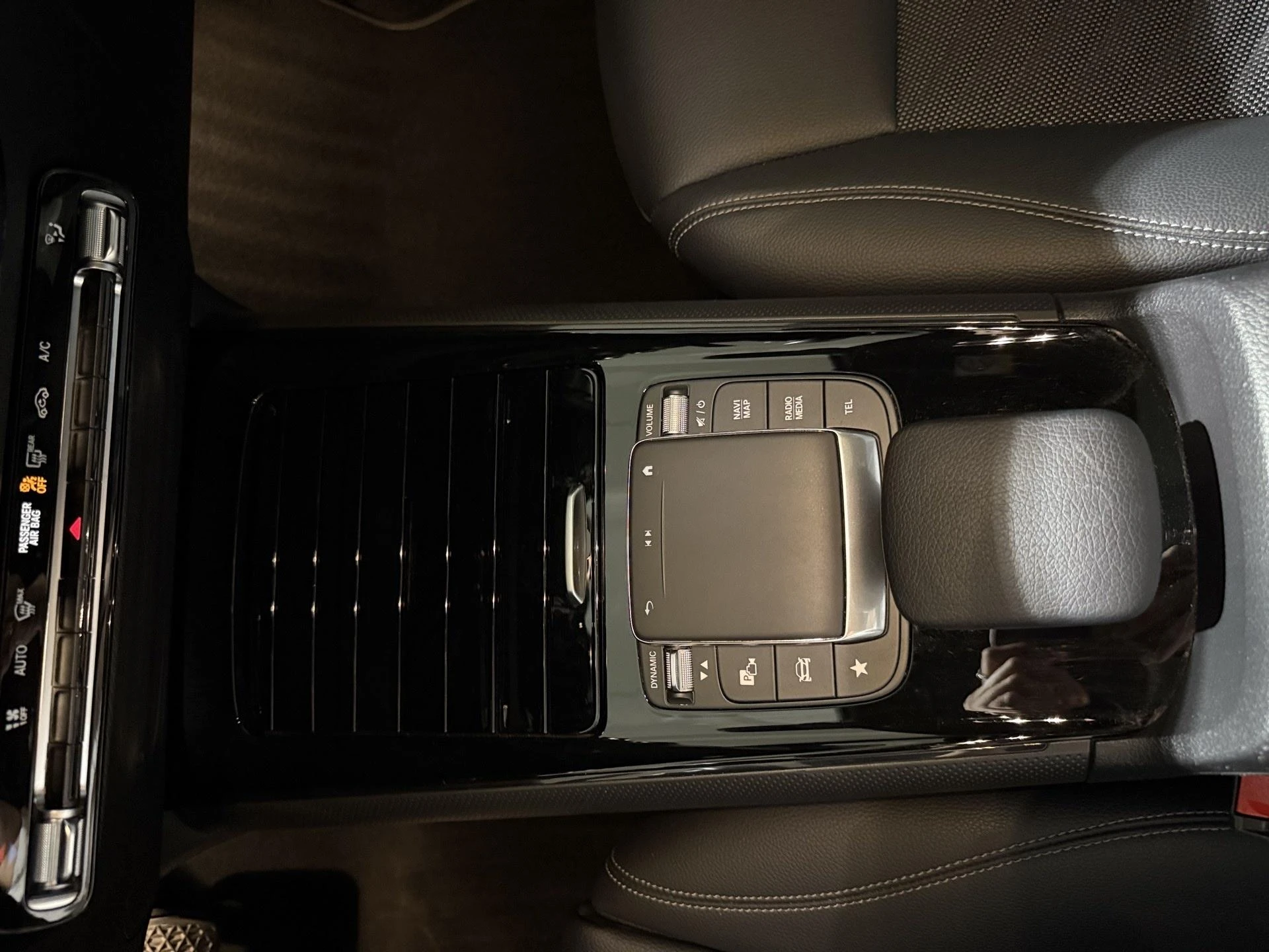 Mercedes-Benz-GLB-image-8