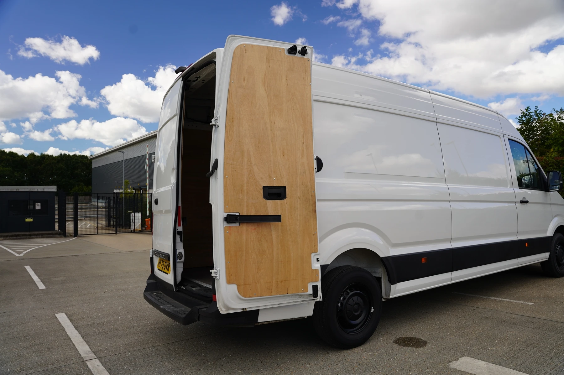 Volkswagen-Crafter-image-29