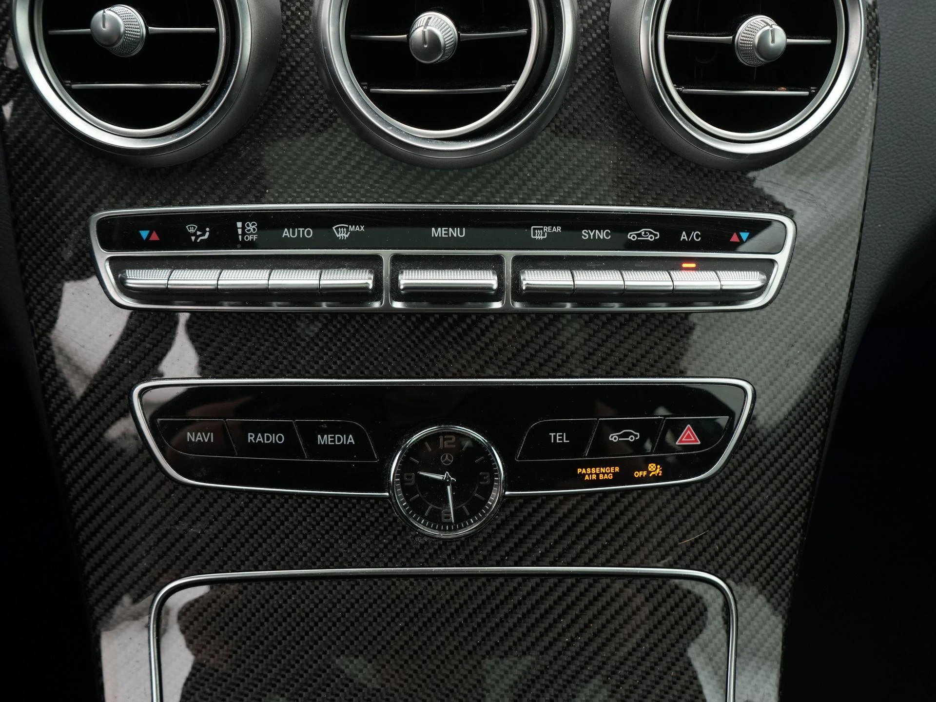 Mercedes-Benz-C-Klasse-image-16