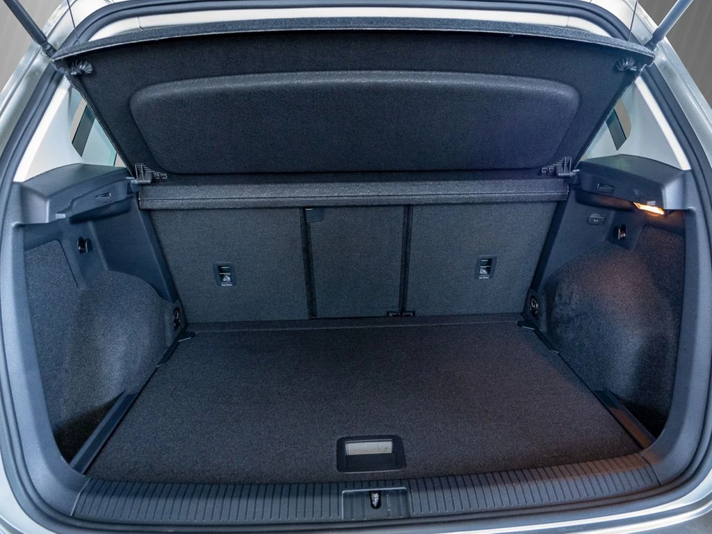 Volkswagen-Golf Sportsvan-image-5
