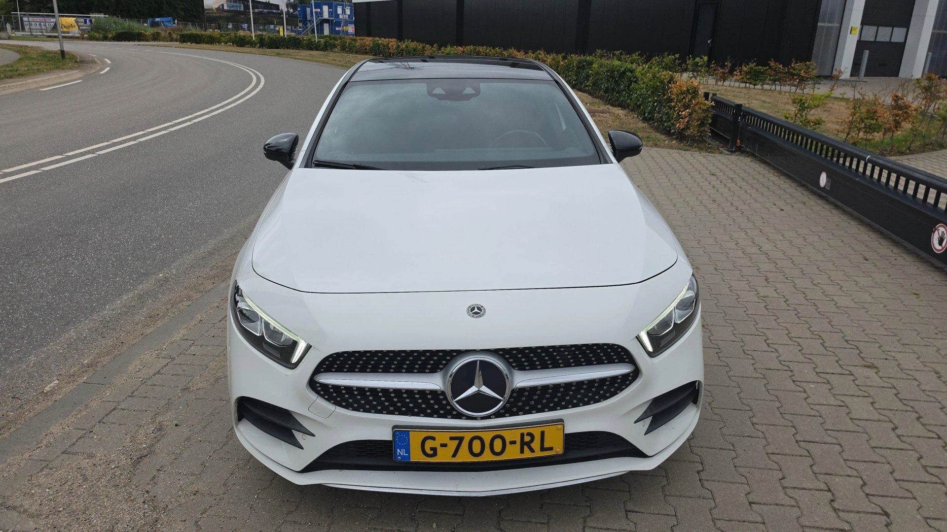 Mercedes-Benz-A-Klasse-image-6