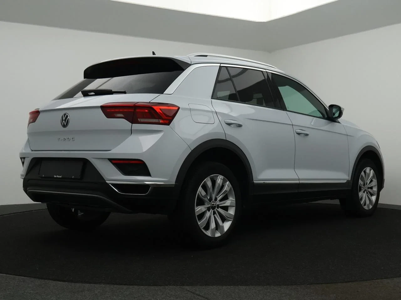 Volkswagen-T-Roc-image-4