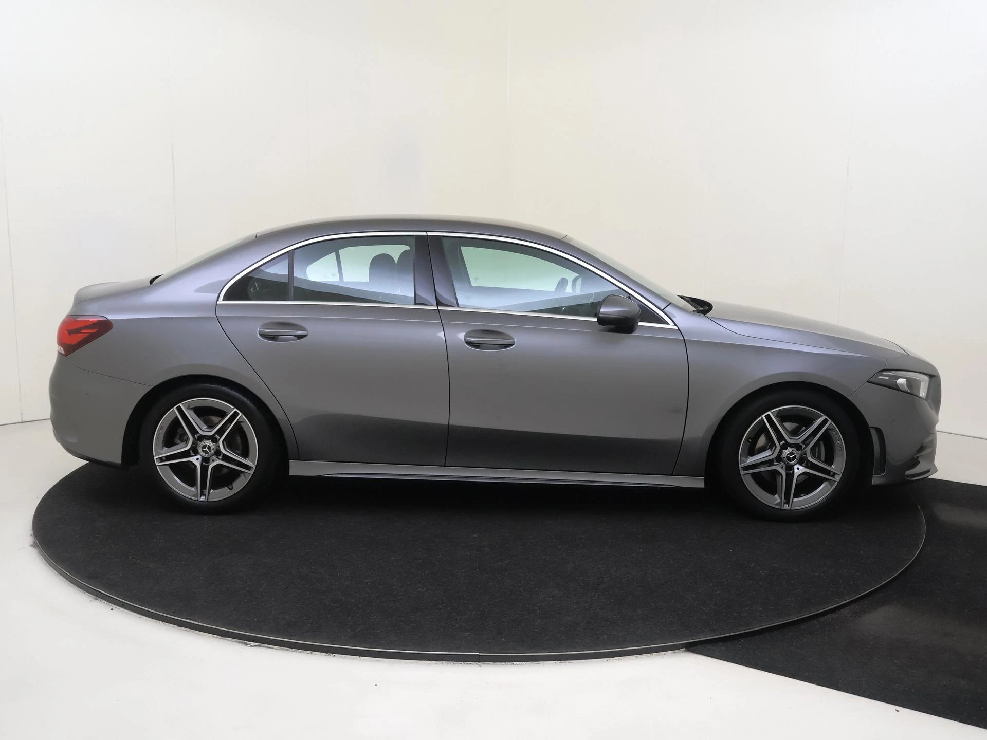 Mercedes-Benz A-Klasse 200 Business Solution AMG