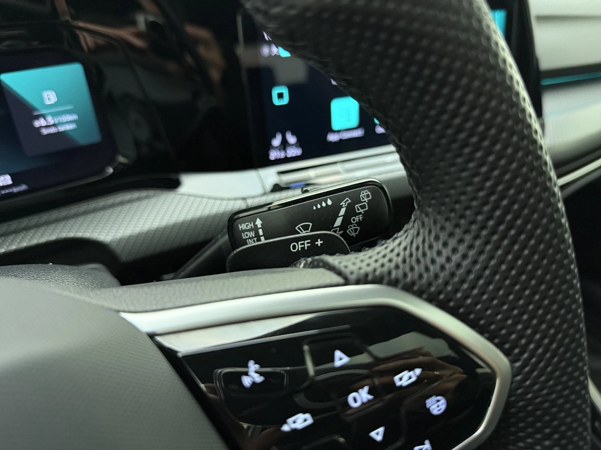 Volkswagen-Golf-image-19