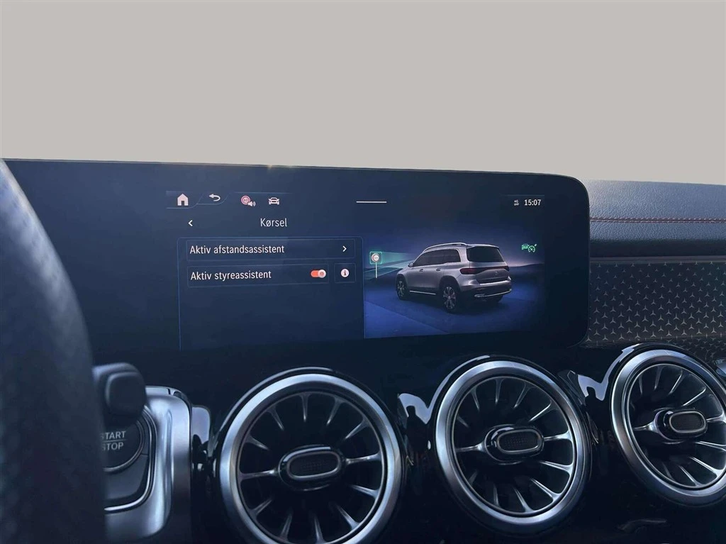 Mercedes-Benz-EQB-image-16