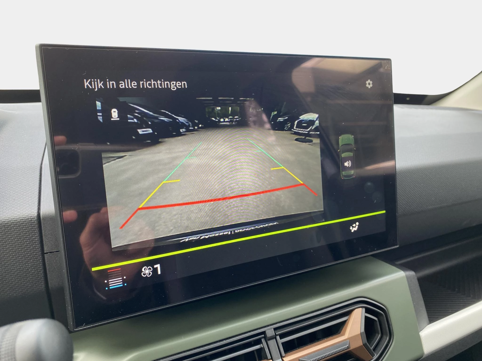 Dacia-Spring-image-17