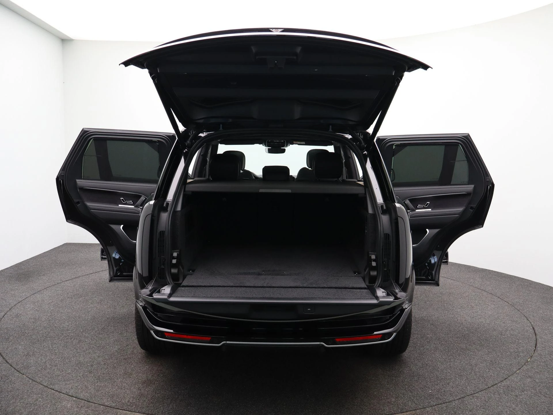 Land Rover-Range Rover-image-12