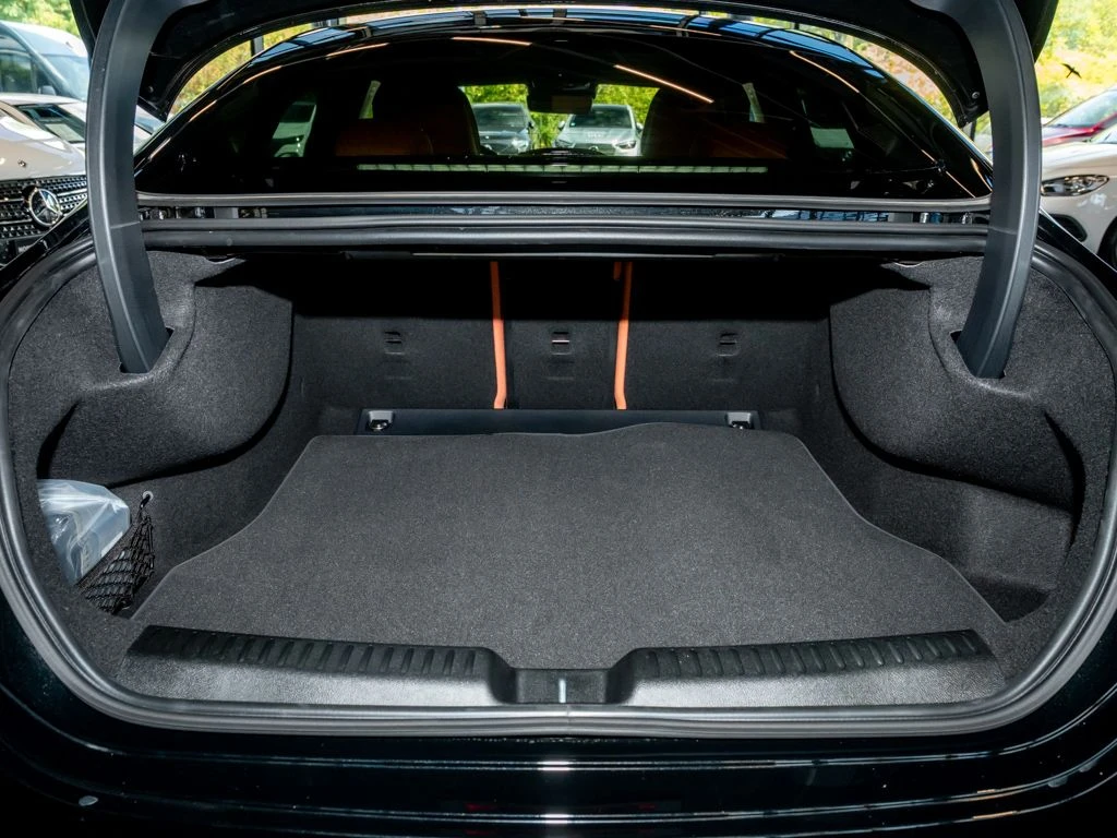 Mercedes-Benz-CLA 200-image-14
