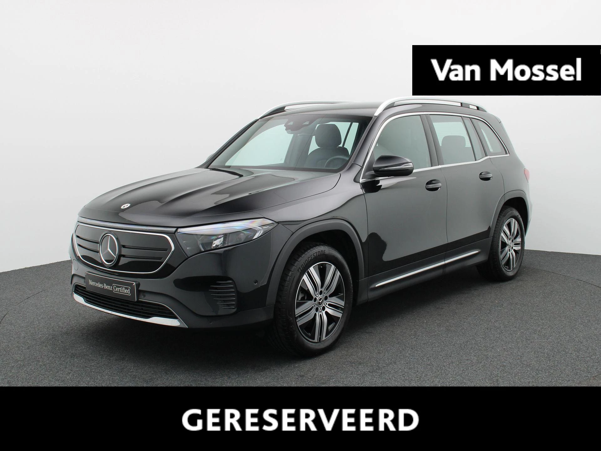 Mercedes-Benz-EQB-image-0