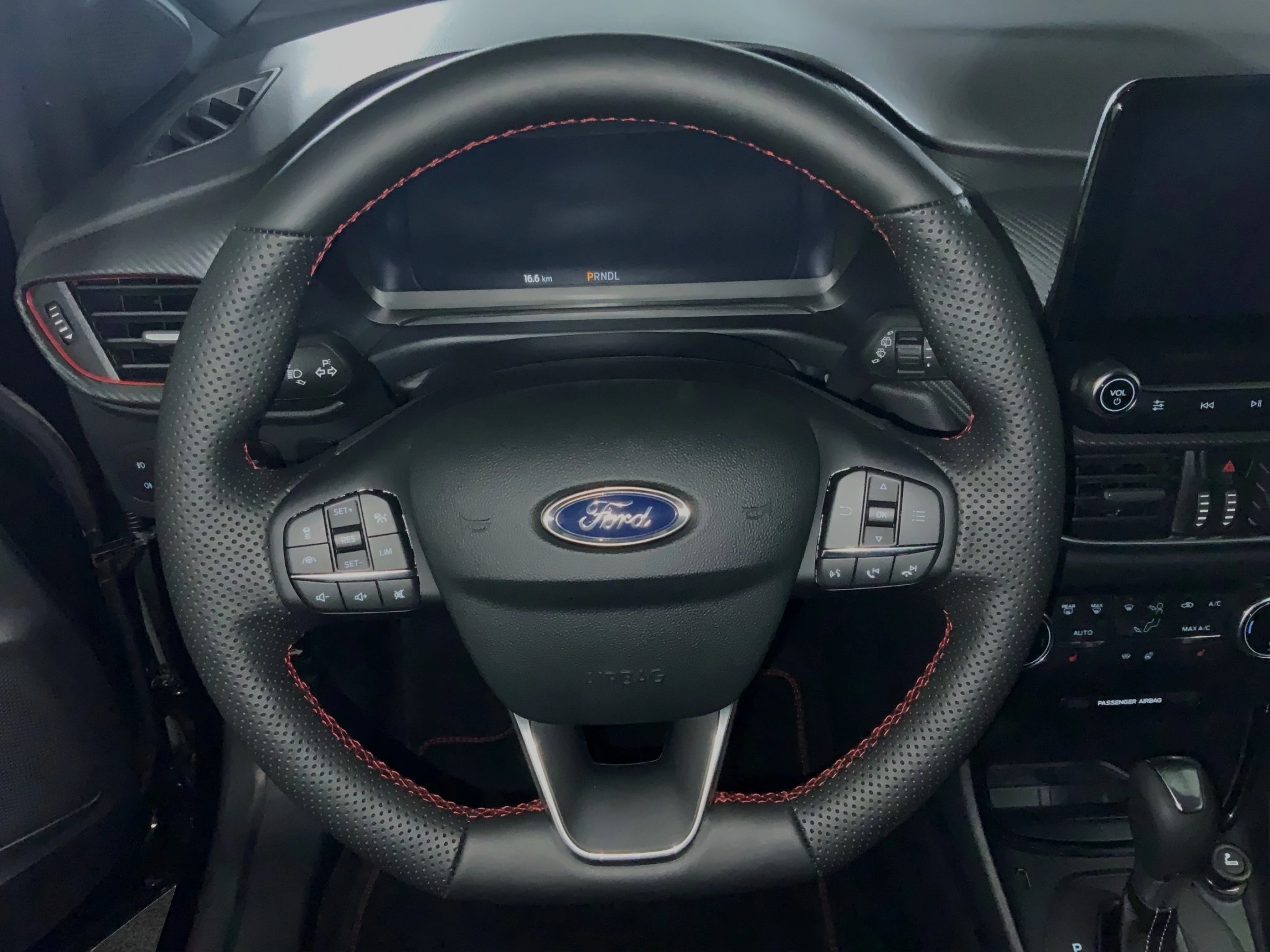 Ford Puma ST-Line X Crossover SUV. 5-türig 1.0 l EcoBoost Hybrid . 7-Gang-PowerShift A