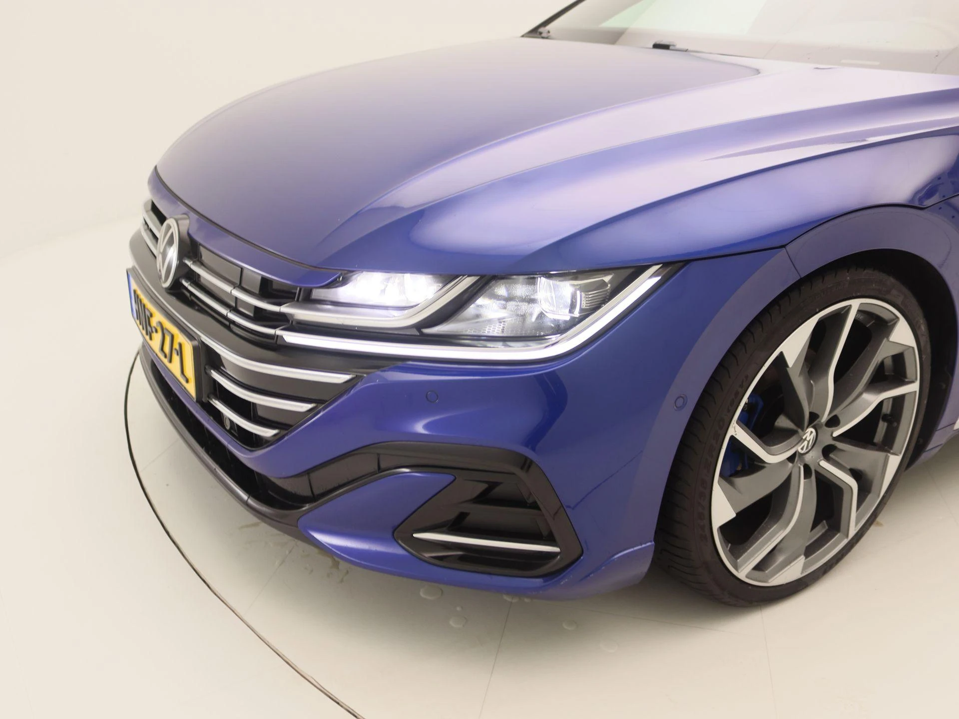 Volkswagen-Arteon-image-16