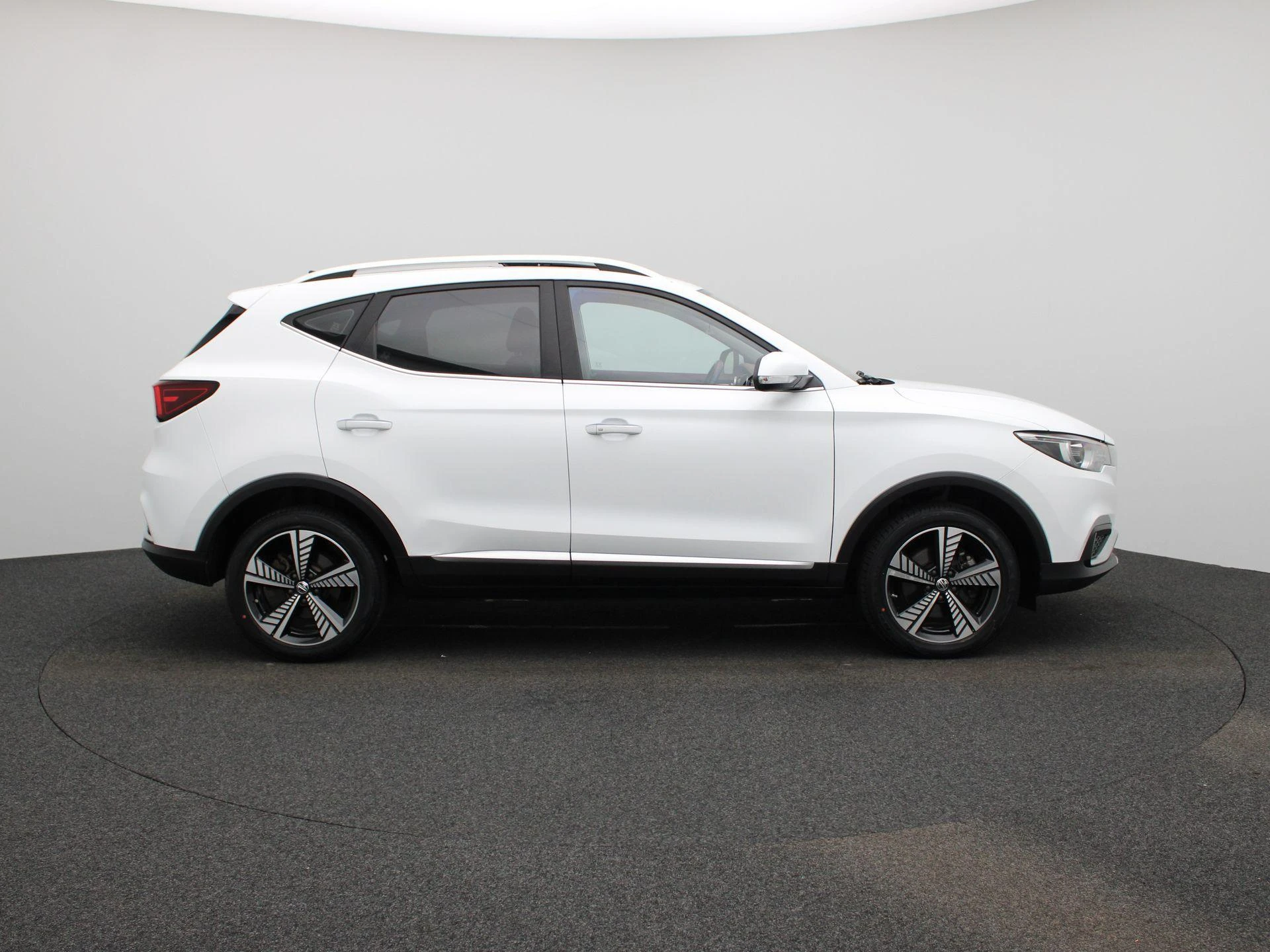 MG-ZS EV-image-5