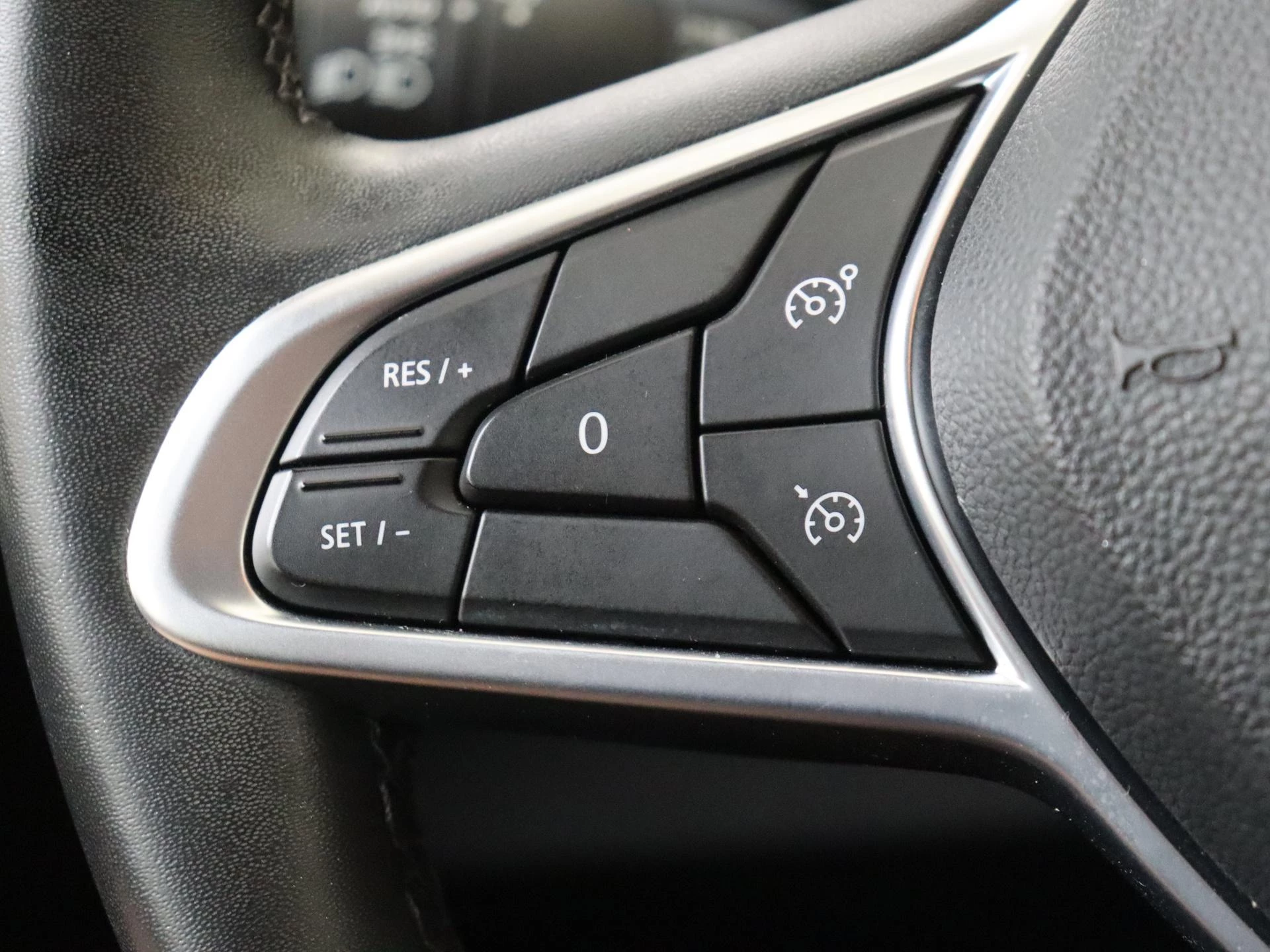 Renault-Clio-image-13