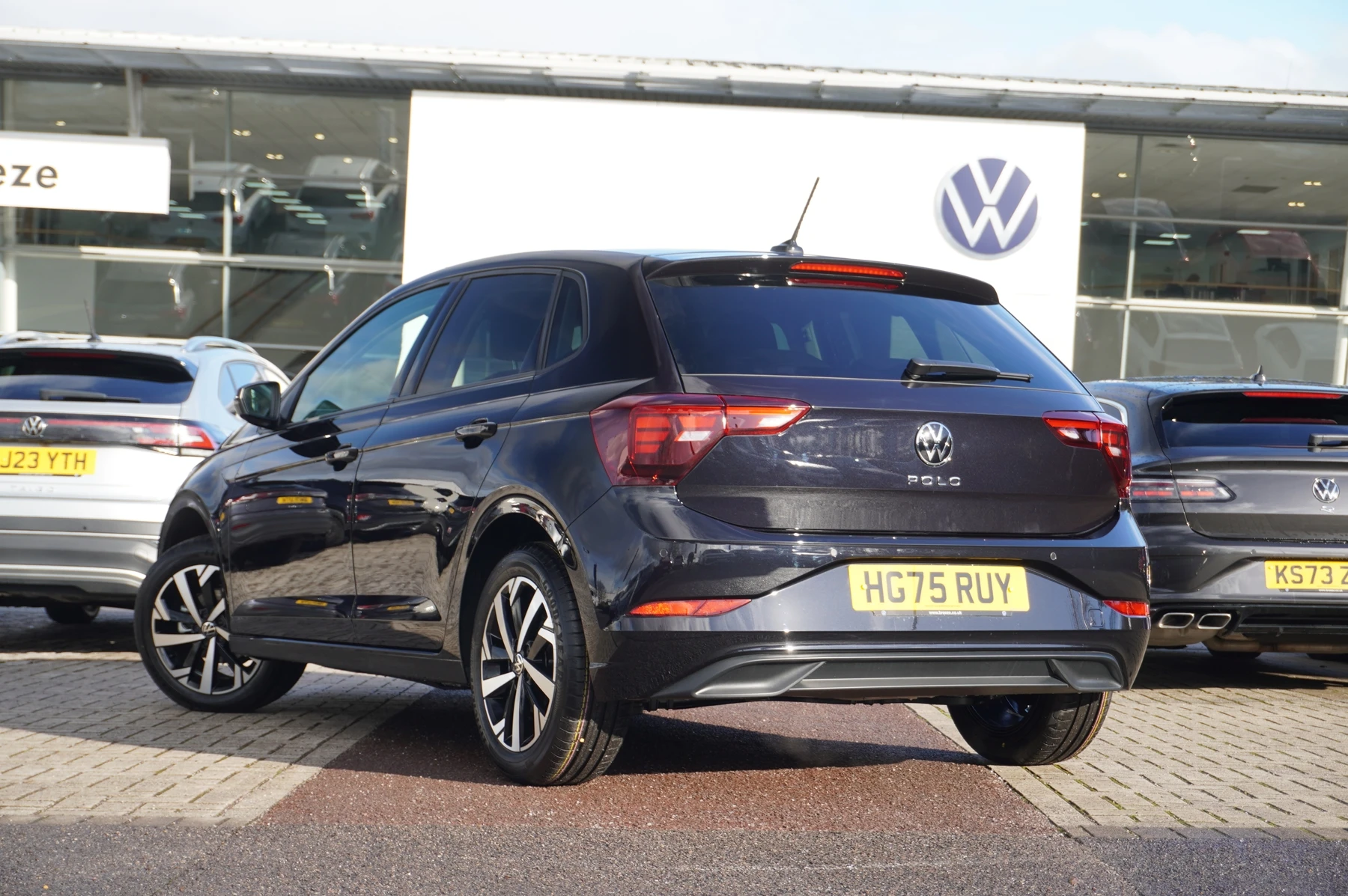 Volkswagen-Polo-image-2