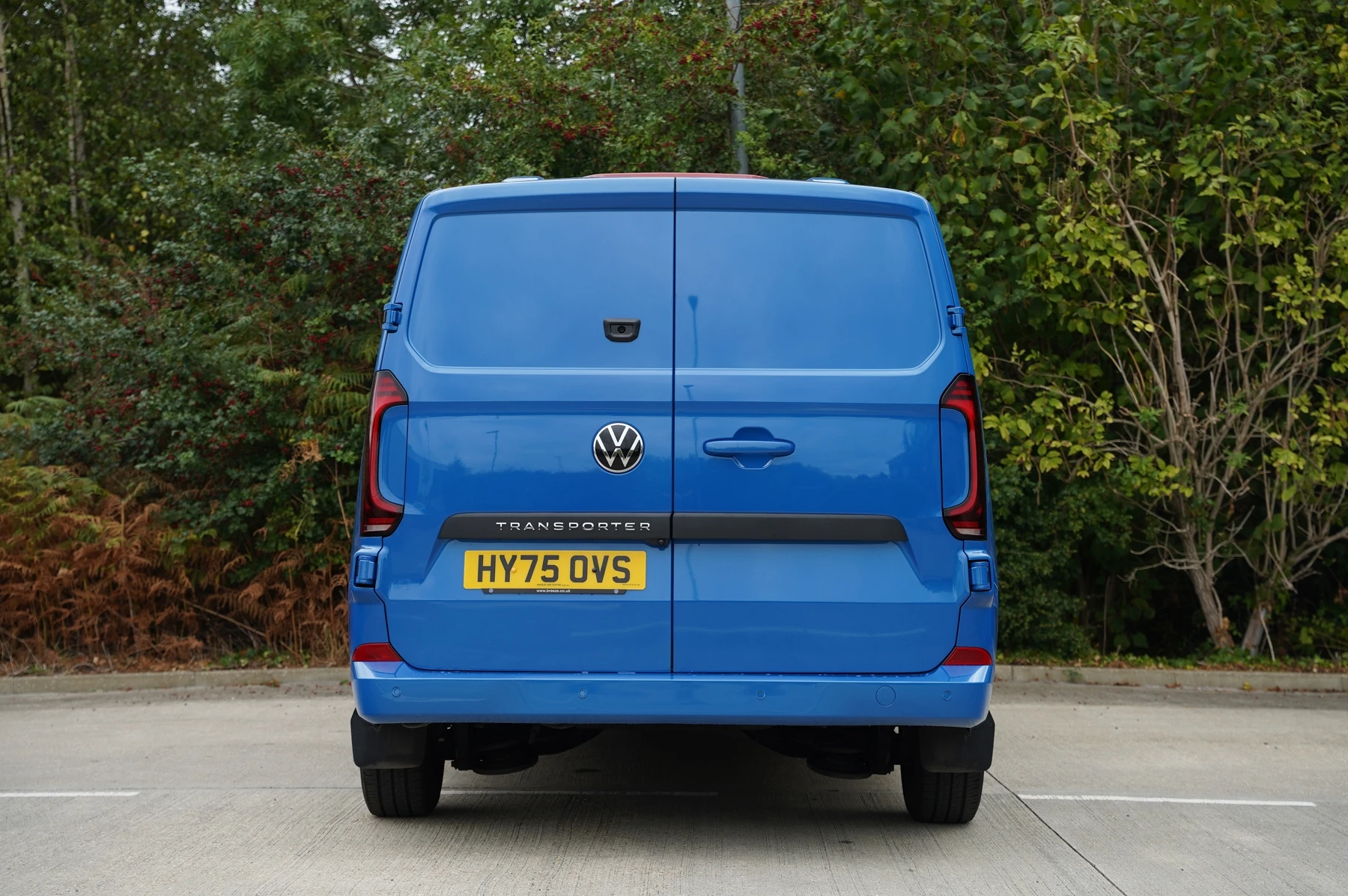 Volkswagen-Transporter-image-12