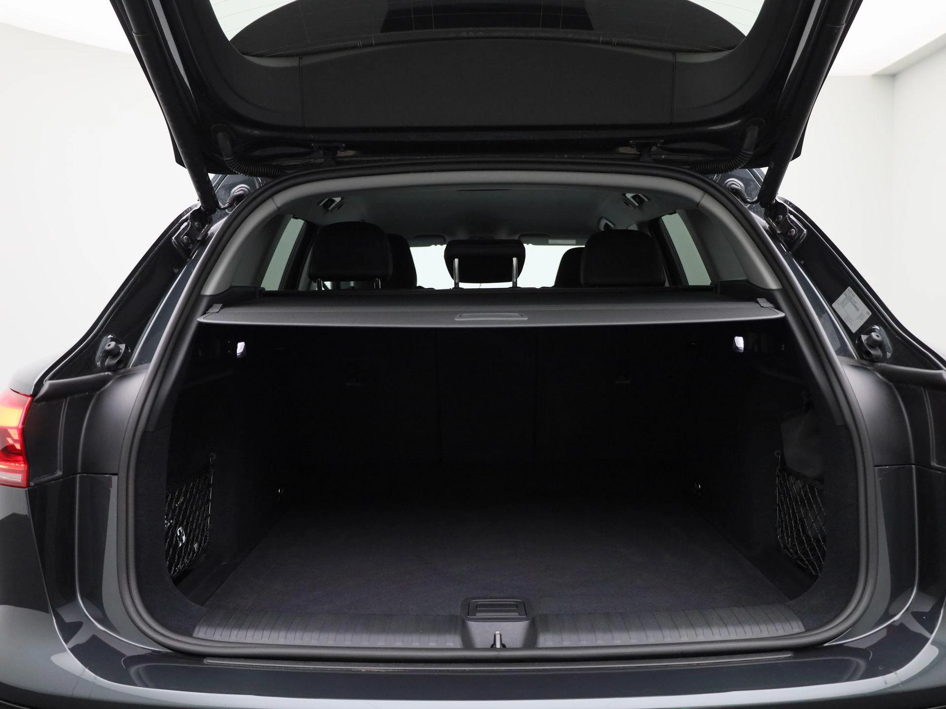 Audi-Q6 e-tron-image-13