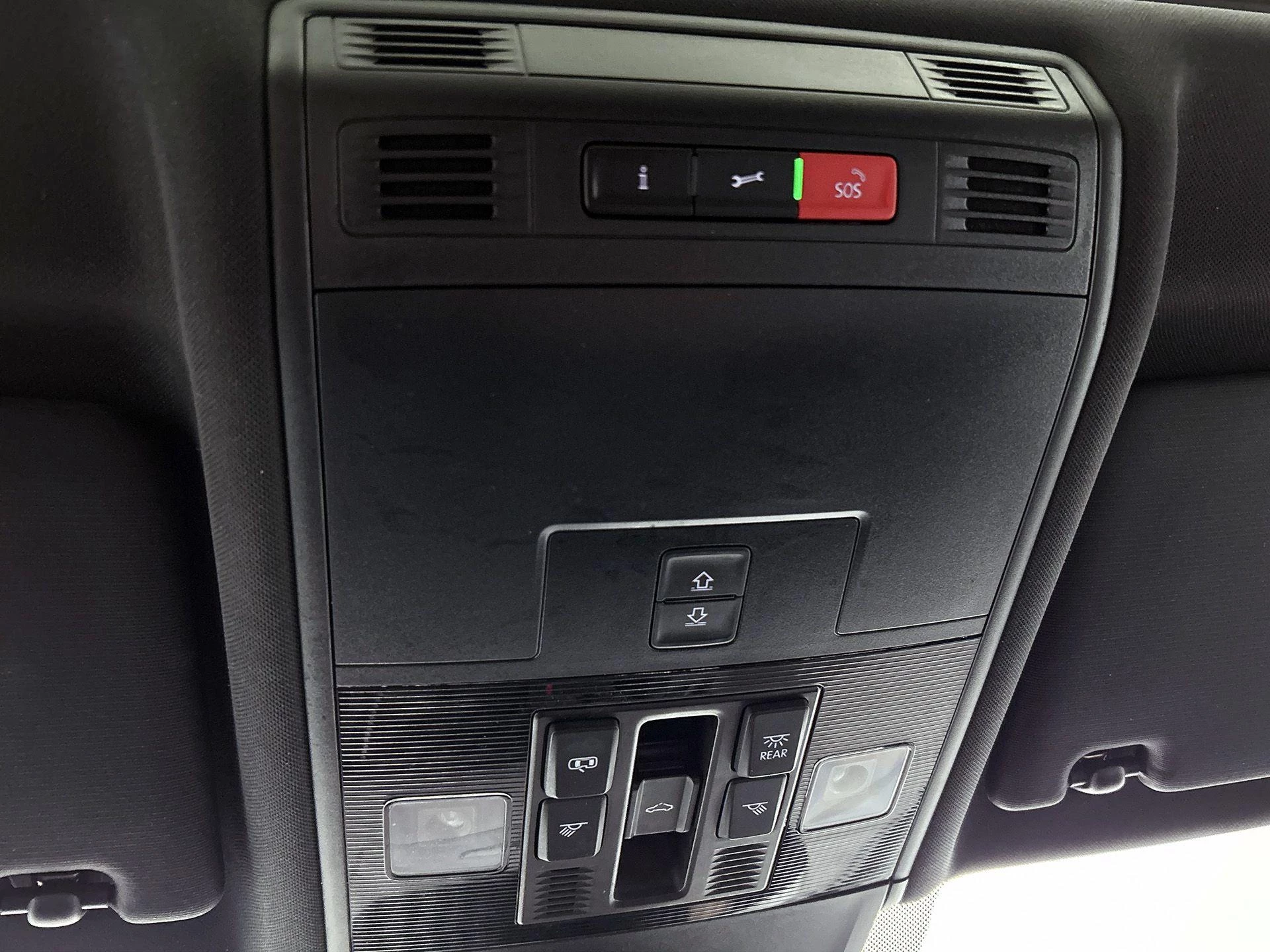 Volkswagen-Tiguan-image-11