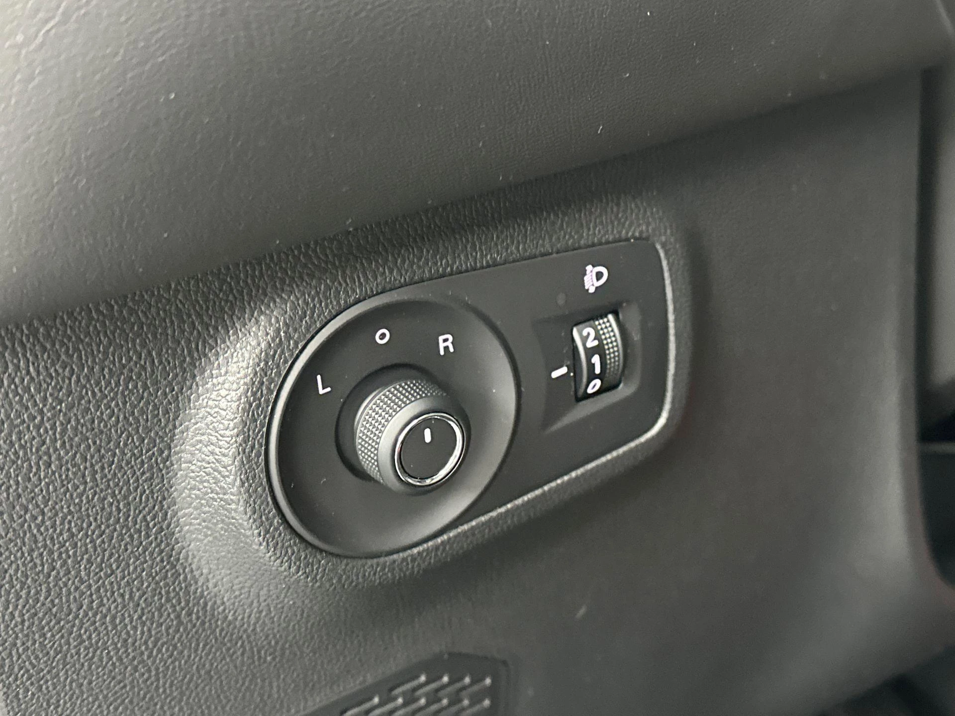 MG-ZS EV-image-16