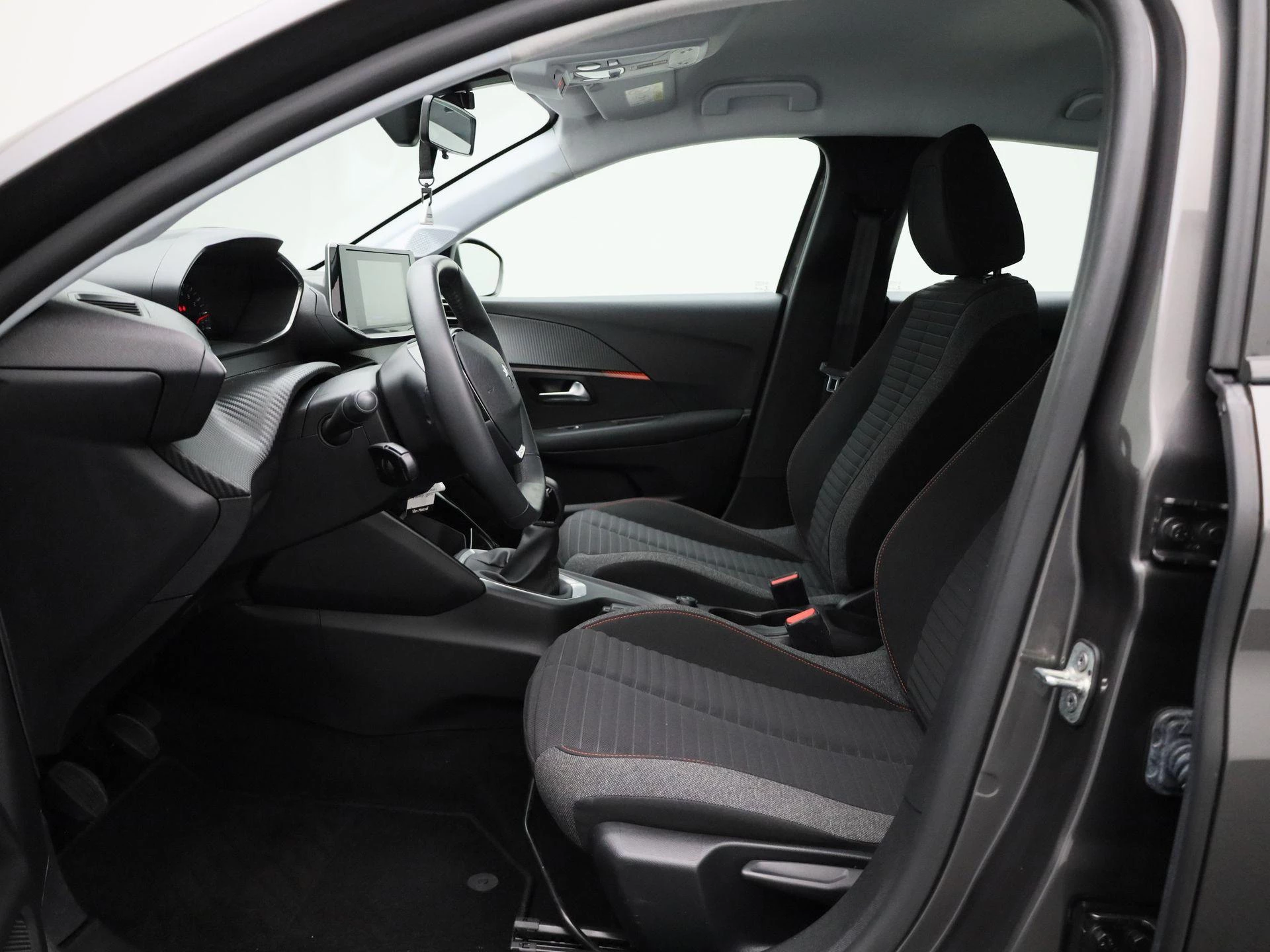 Peugeot-208-image-13