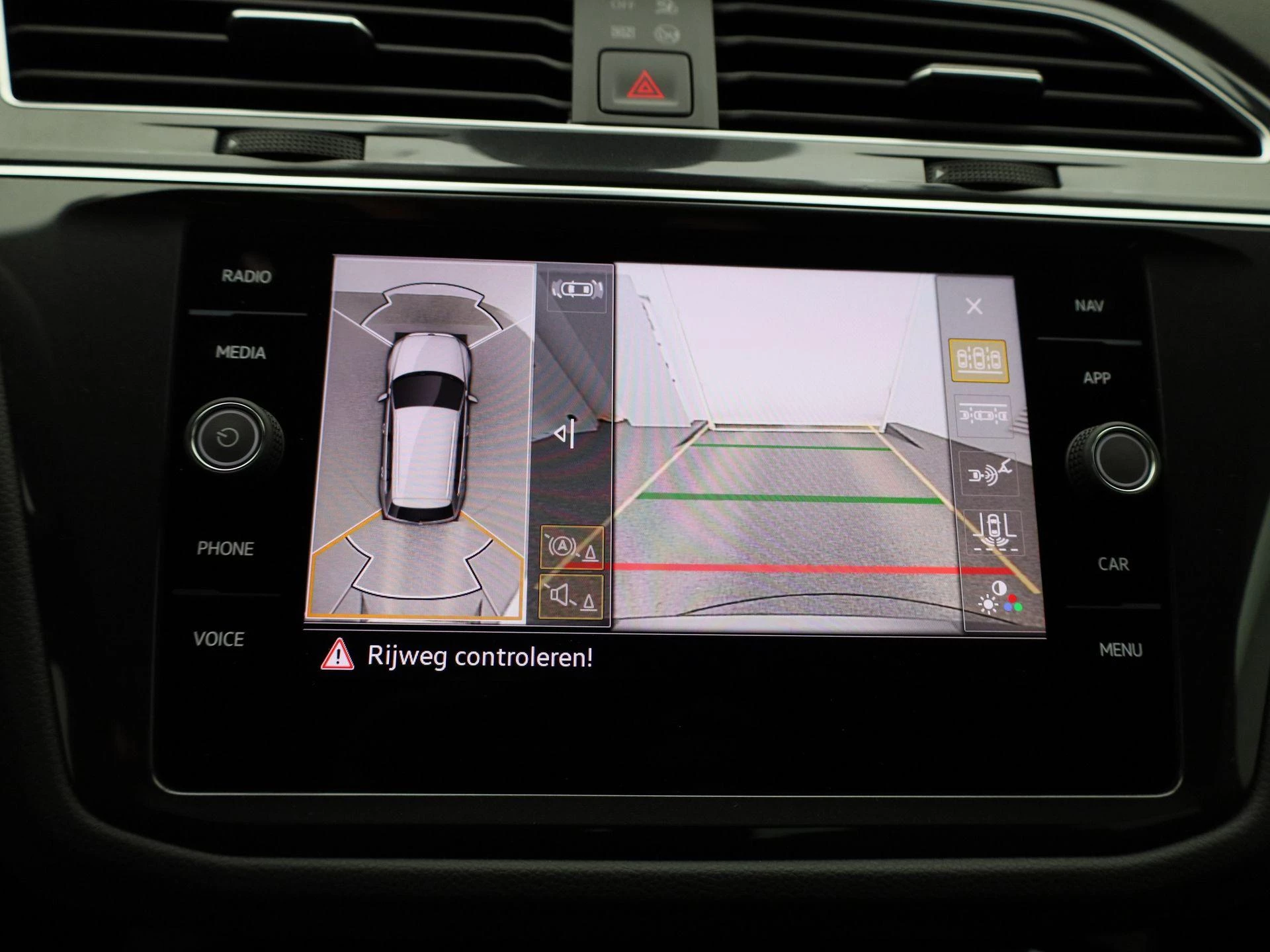 Volkswagen-Tiguan-image-33