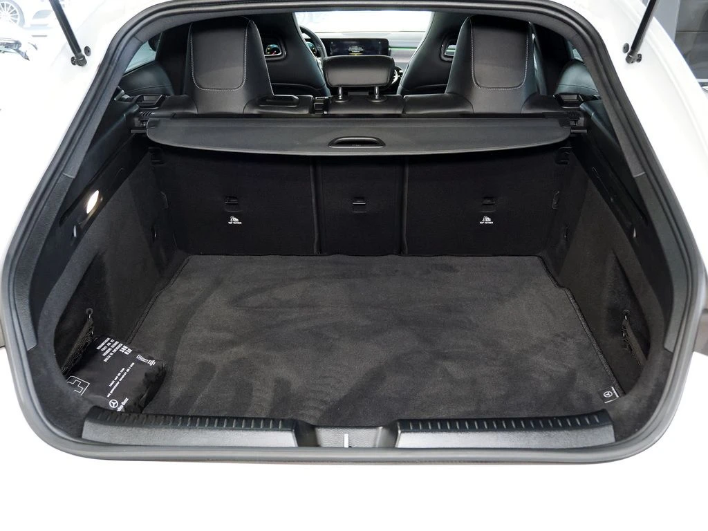 Mercedes-Benz-CLA 180-image-14