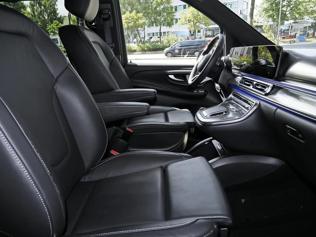 Mercedes-Benz-V-Klasse 300-image-12