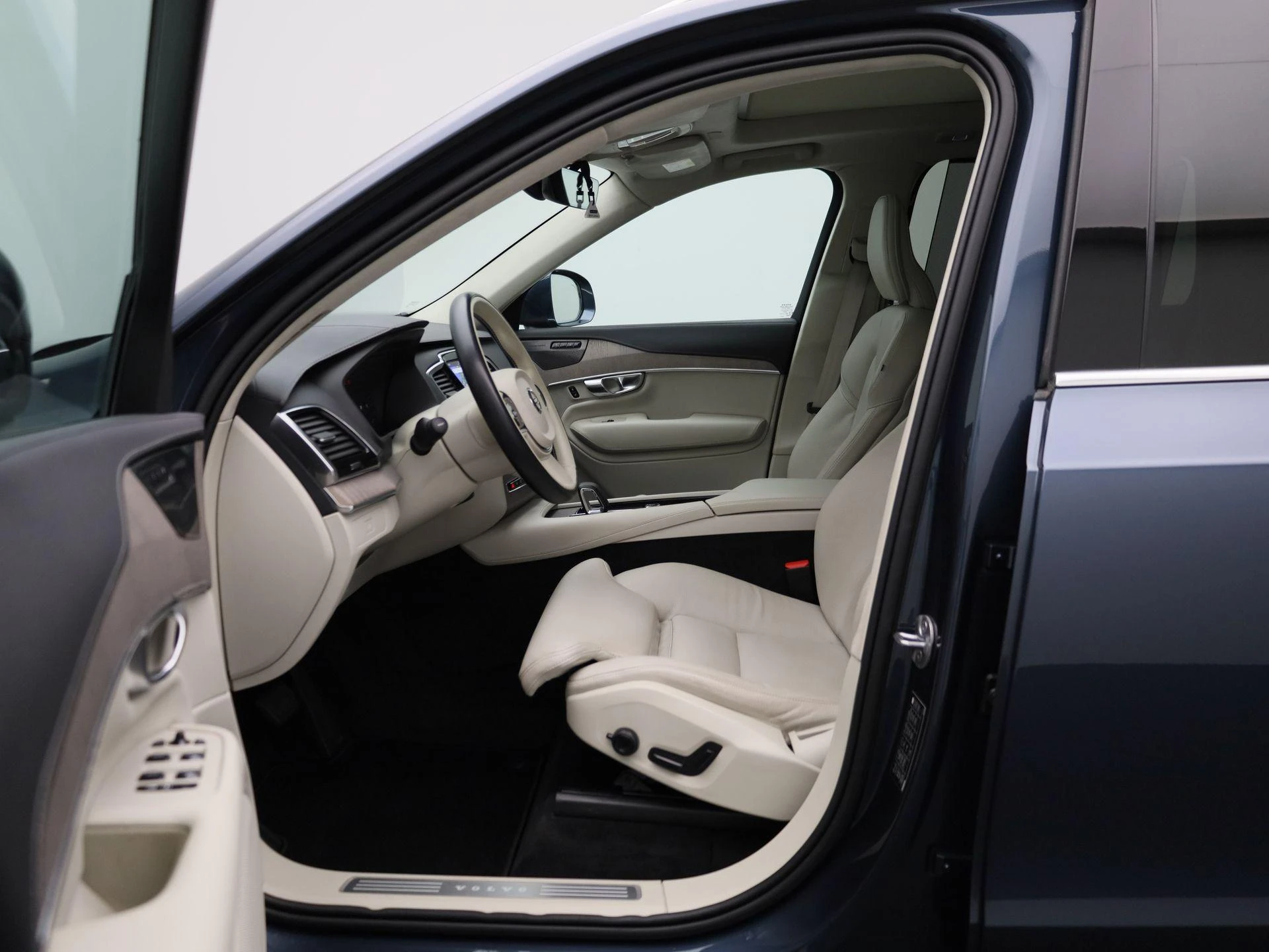 Volvo-XC90-image-8
