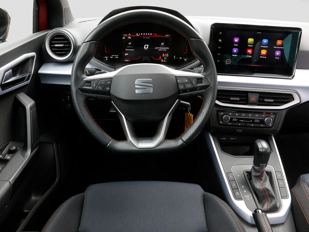 SEAT-Arona-image-12