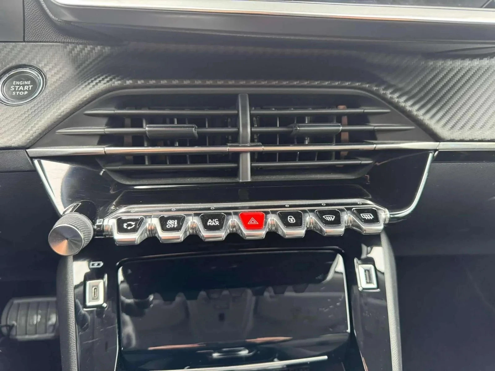 Peugeot-e-2008-image-16