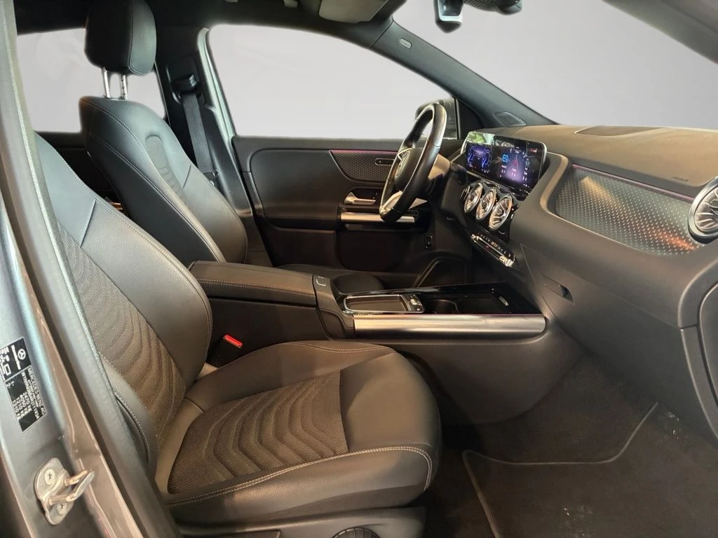 Mercedes-Benz-EQA 250-image-15