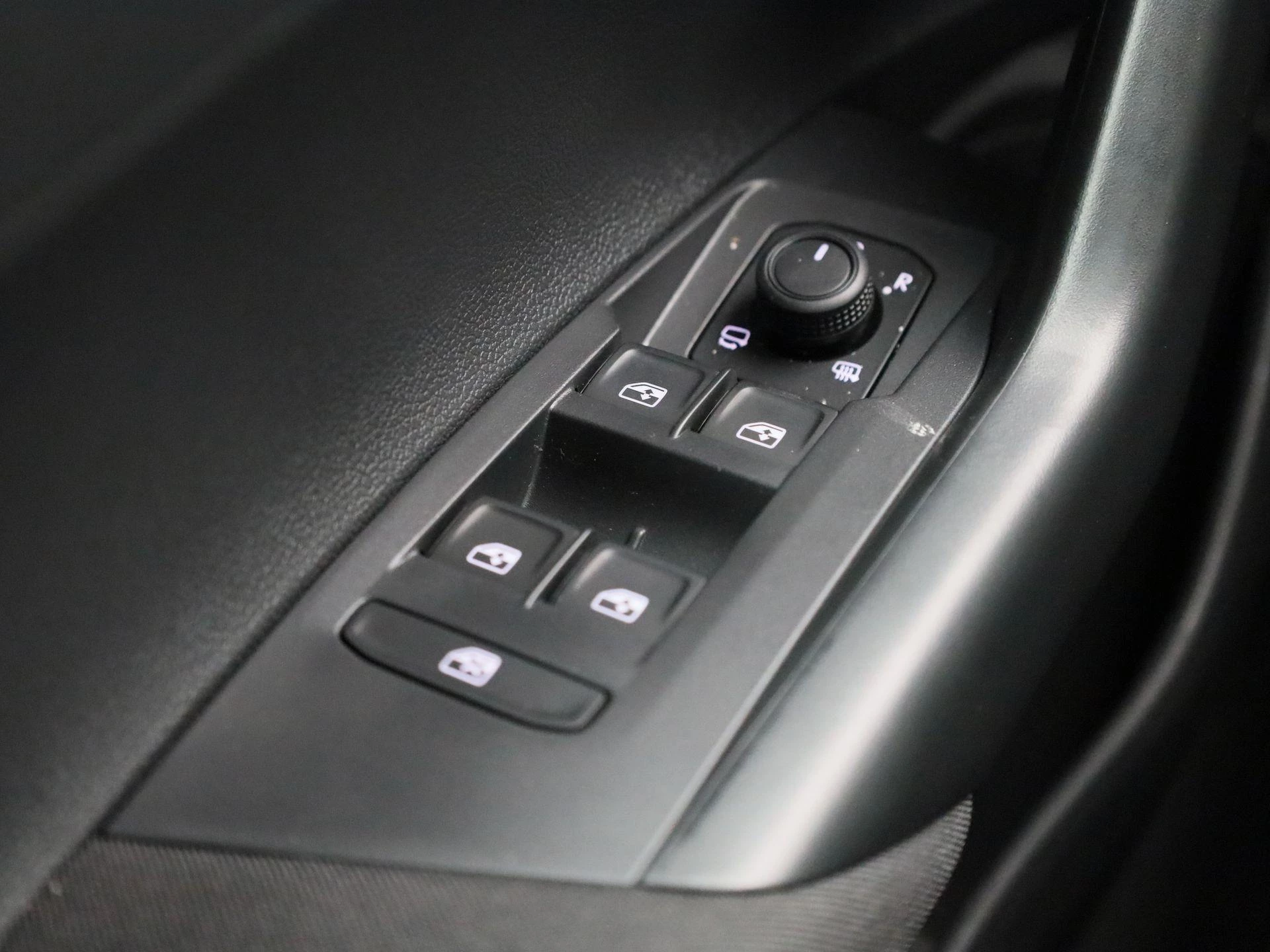 Volkswagen-Polo-image-28