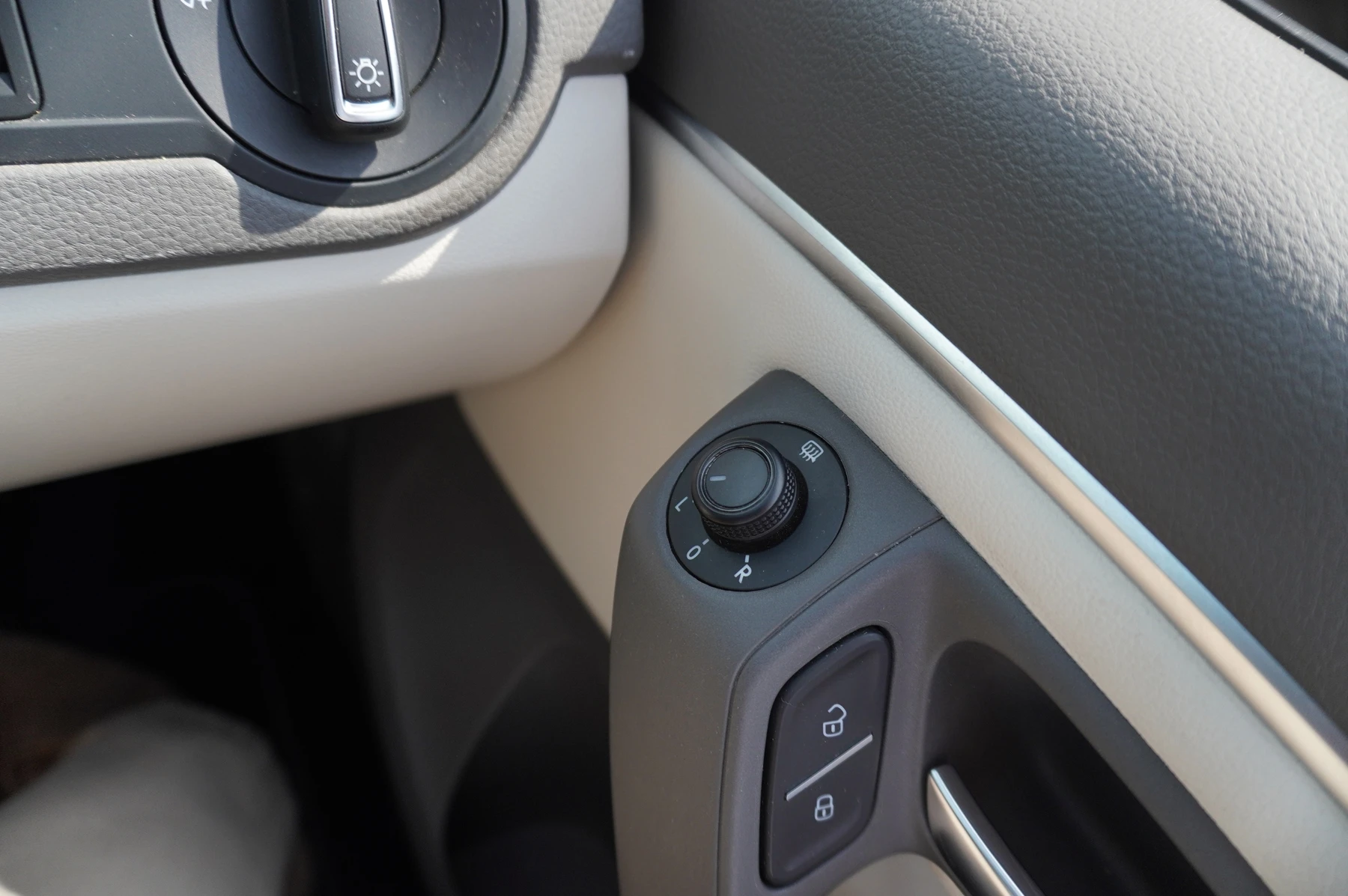 Volkswagen-Polo-image-23