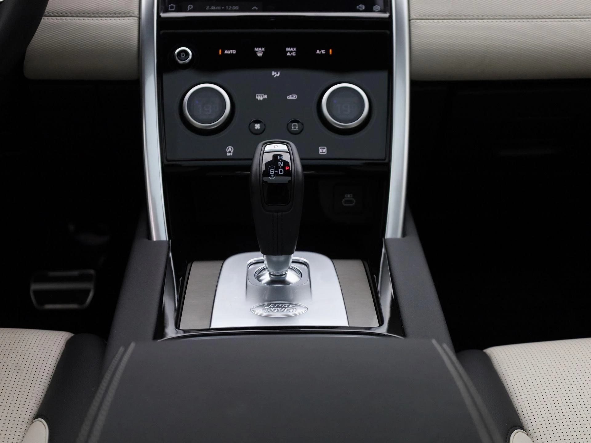 Land Rover-Discovery Sport-image-9