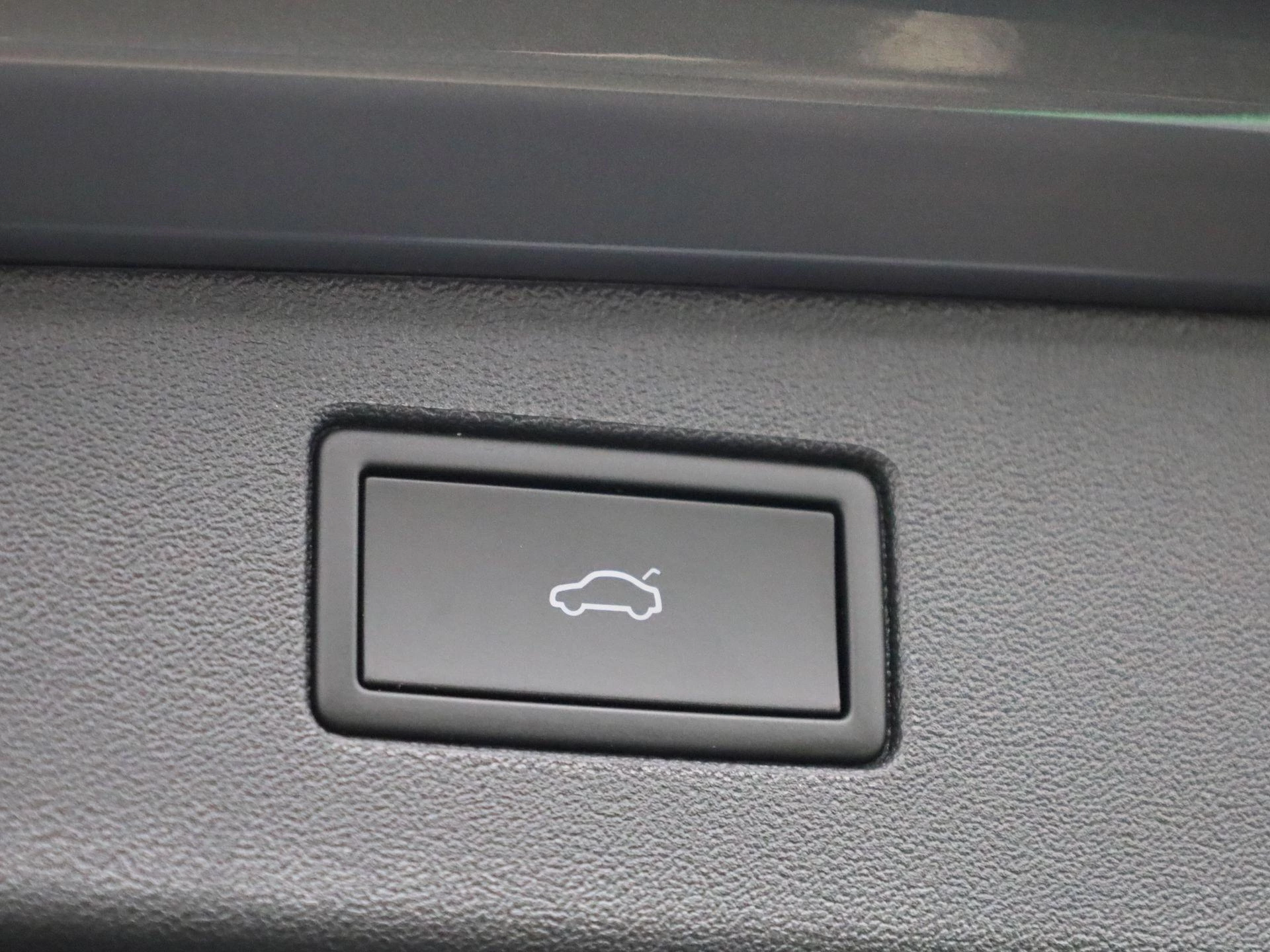 Volkswagen-Tiguan-image-14