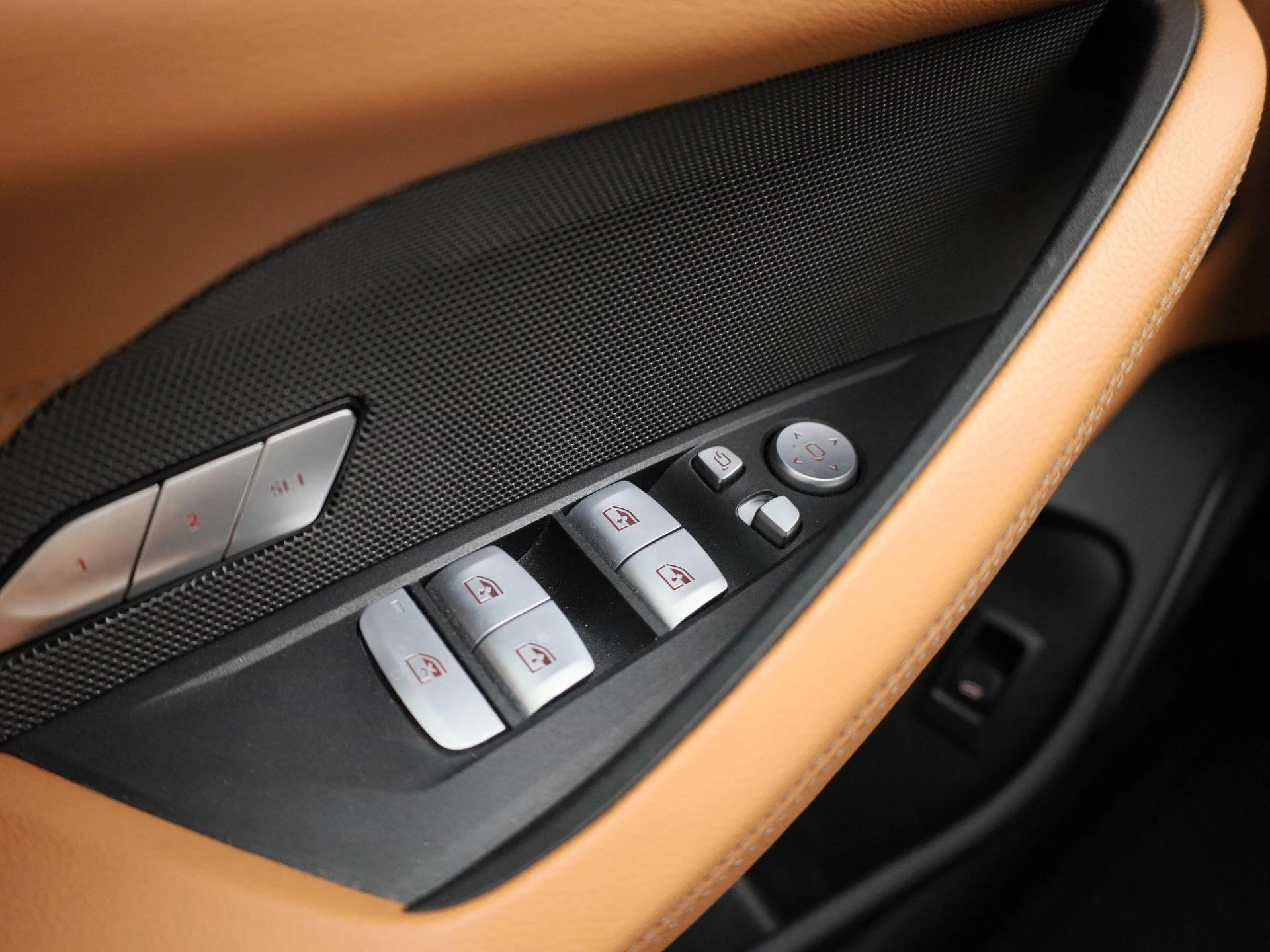 BMW-i4-image-23
