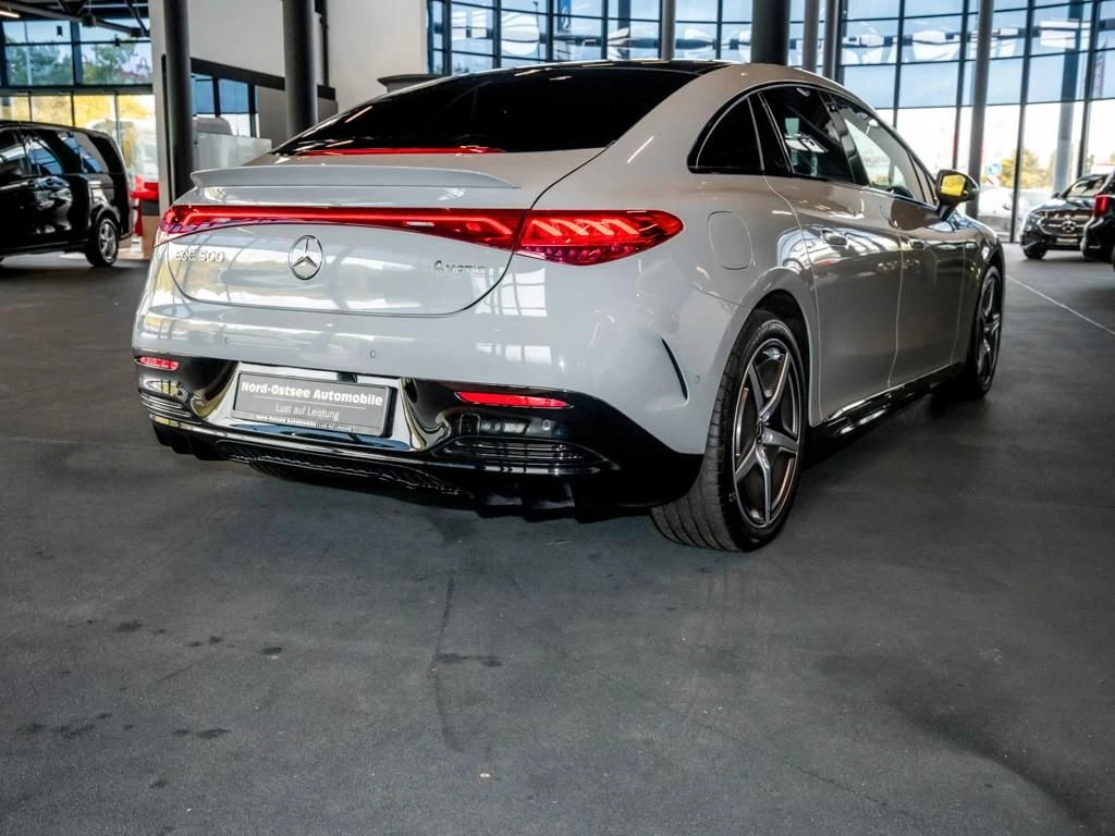 Mercedes-Benz-EQE 500-image-5